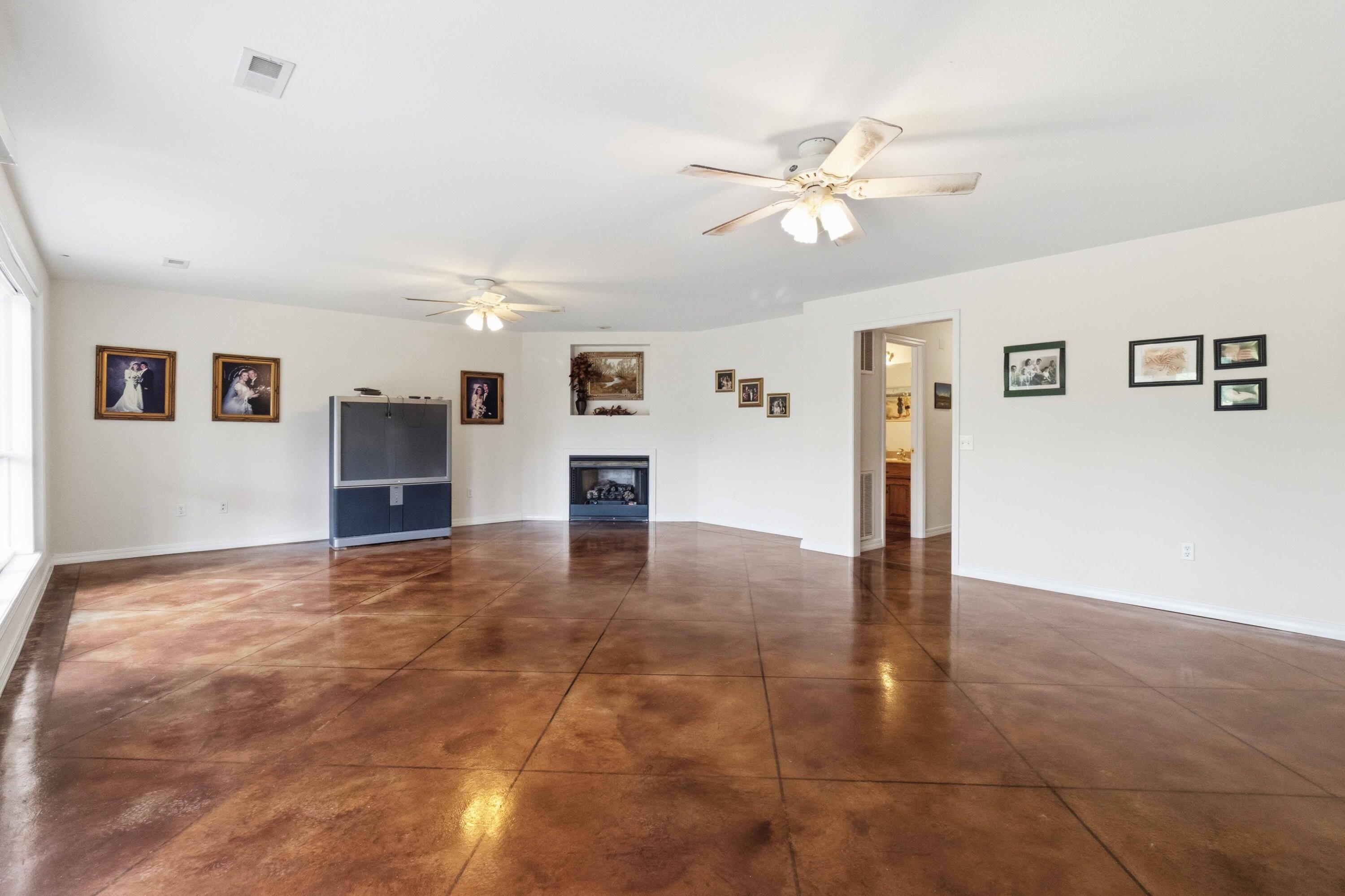 136 Riverview Drive Property Photo 34