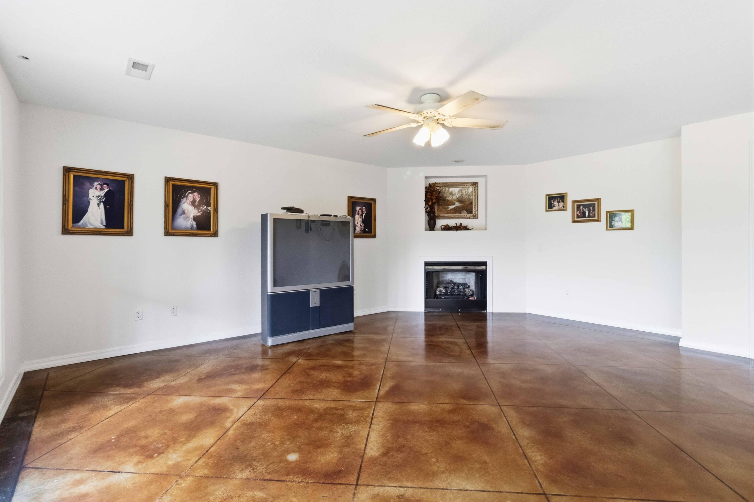 136 Riverview Drive Property Photo 36