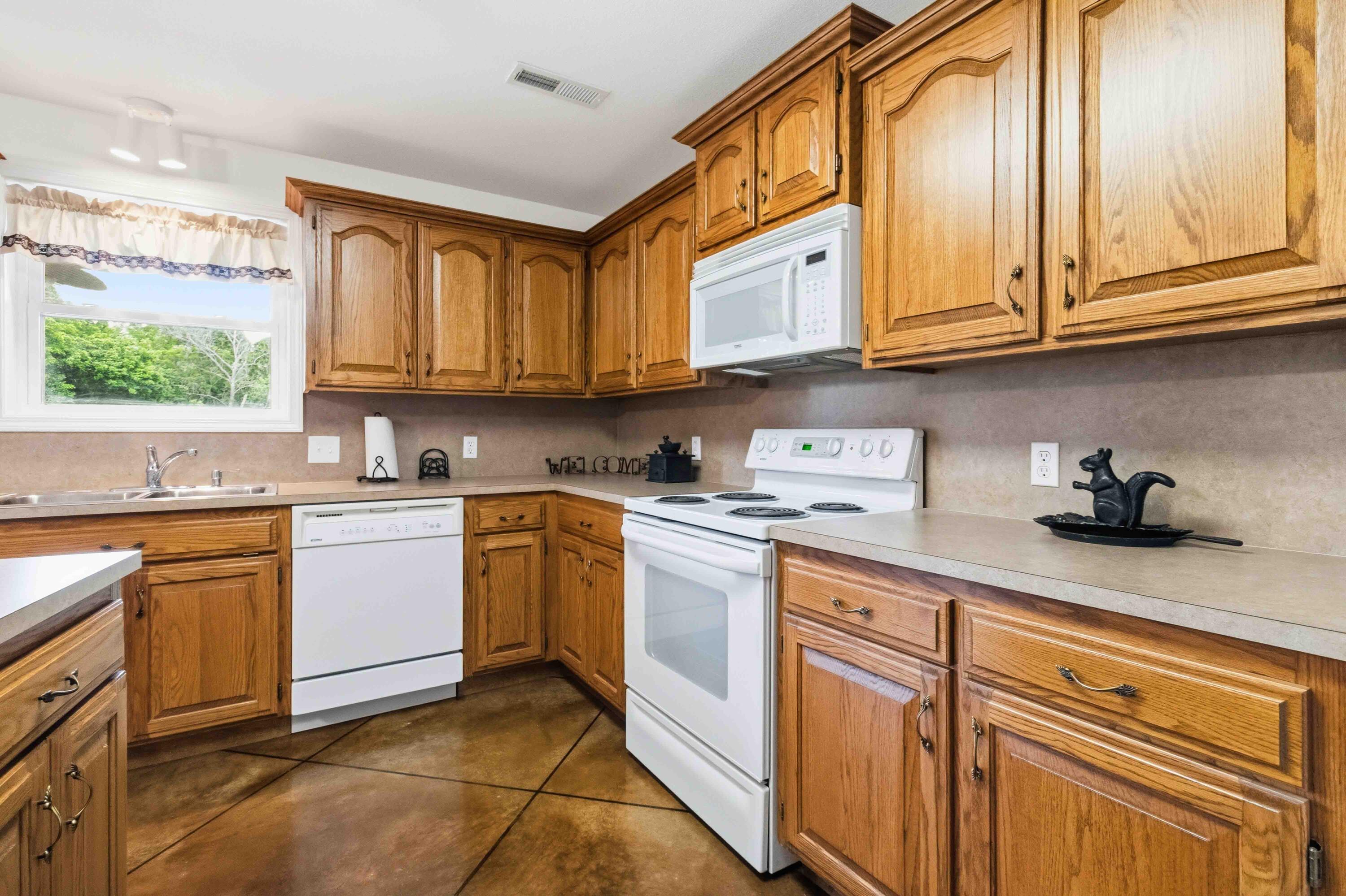 136 Riverview Drive Property Photo 39