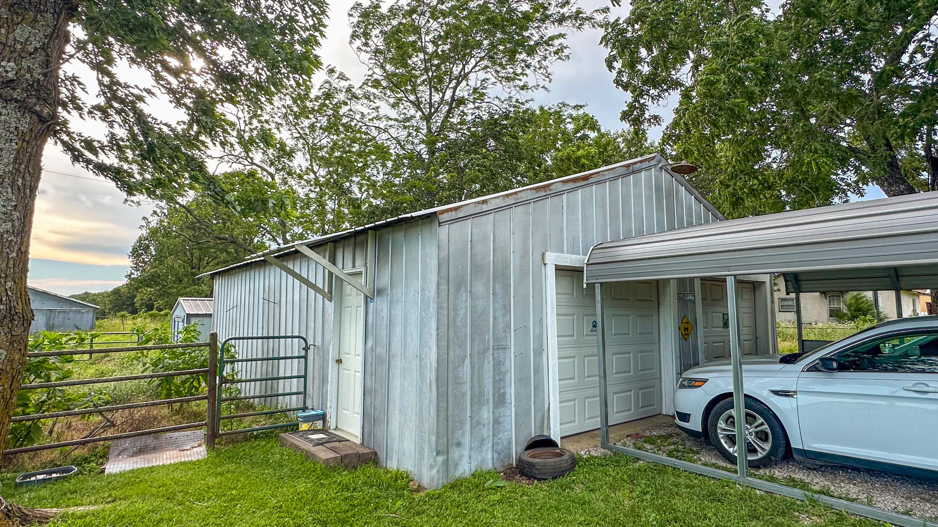 3656 Sunshine Road Property Photo 4