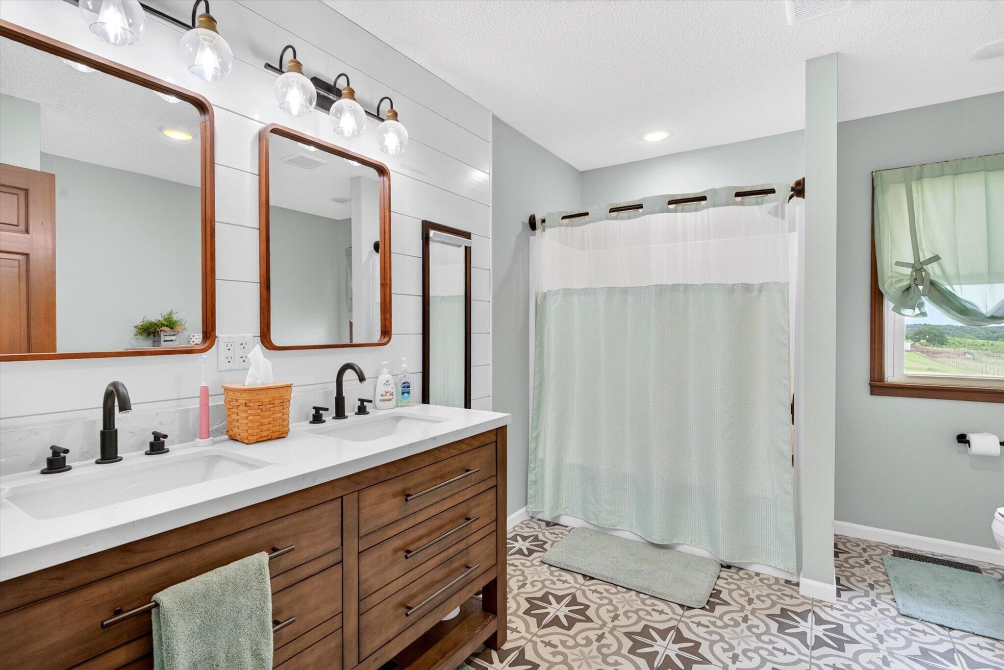 60326939 Property Photo 18