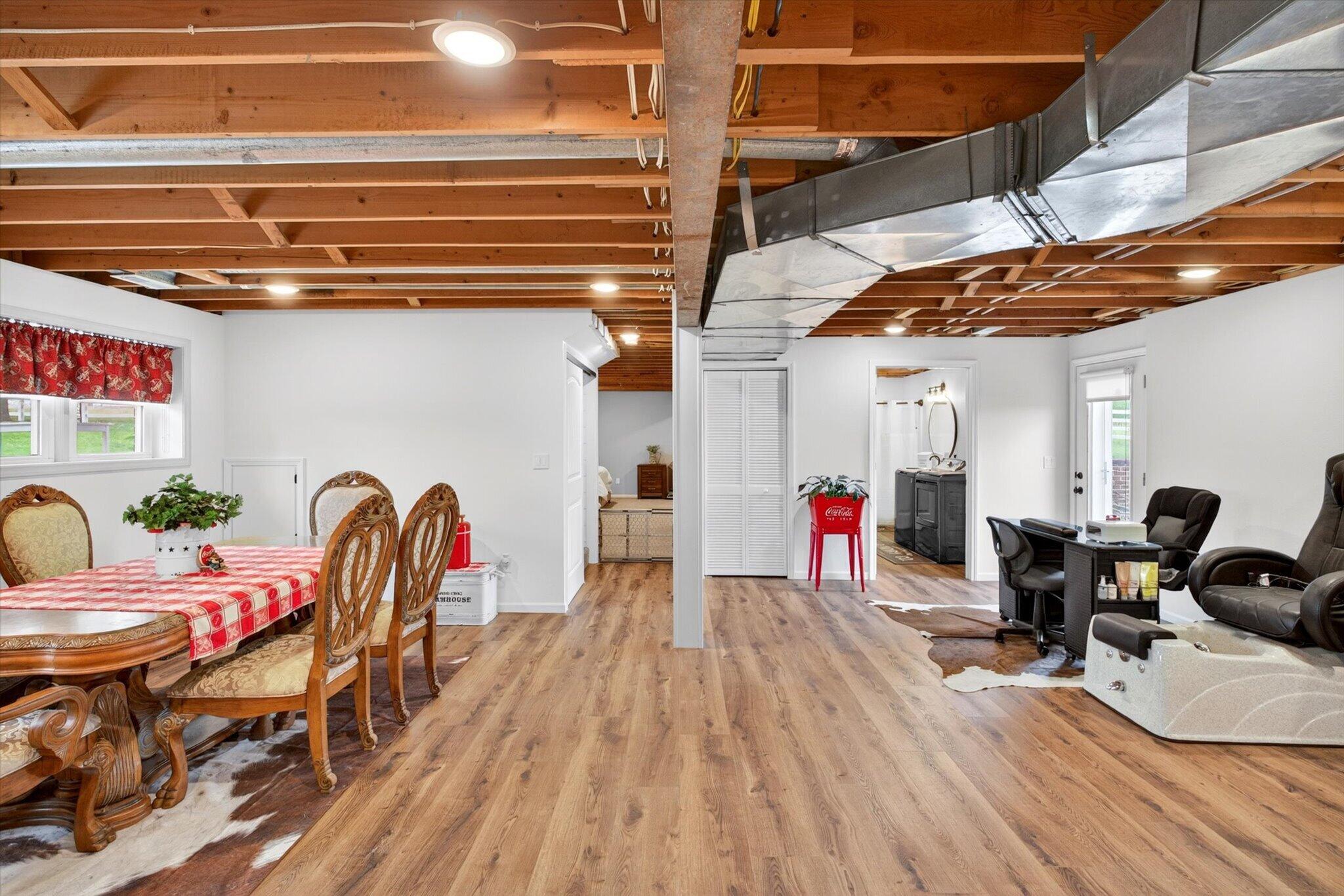 60326939 Property Photo 23