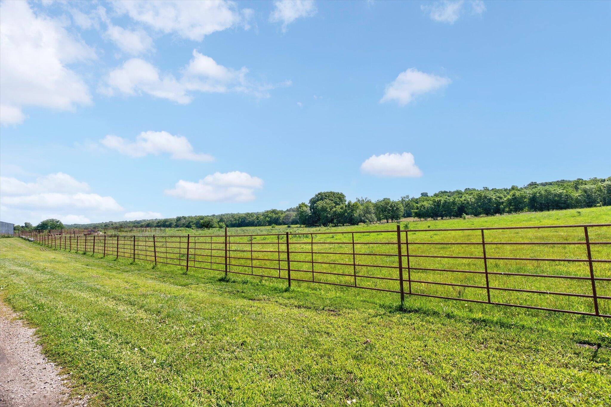 60326939 Property Photo 43