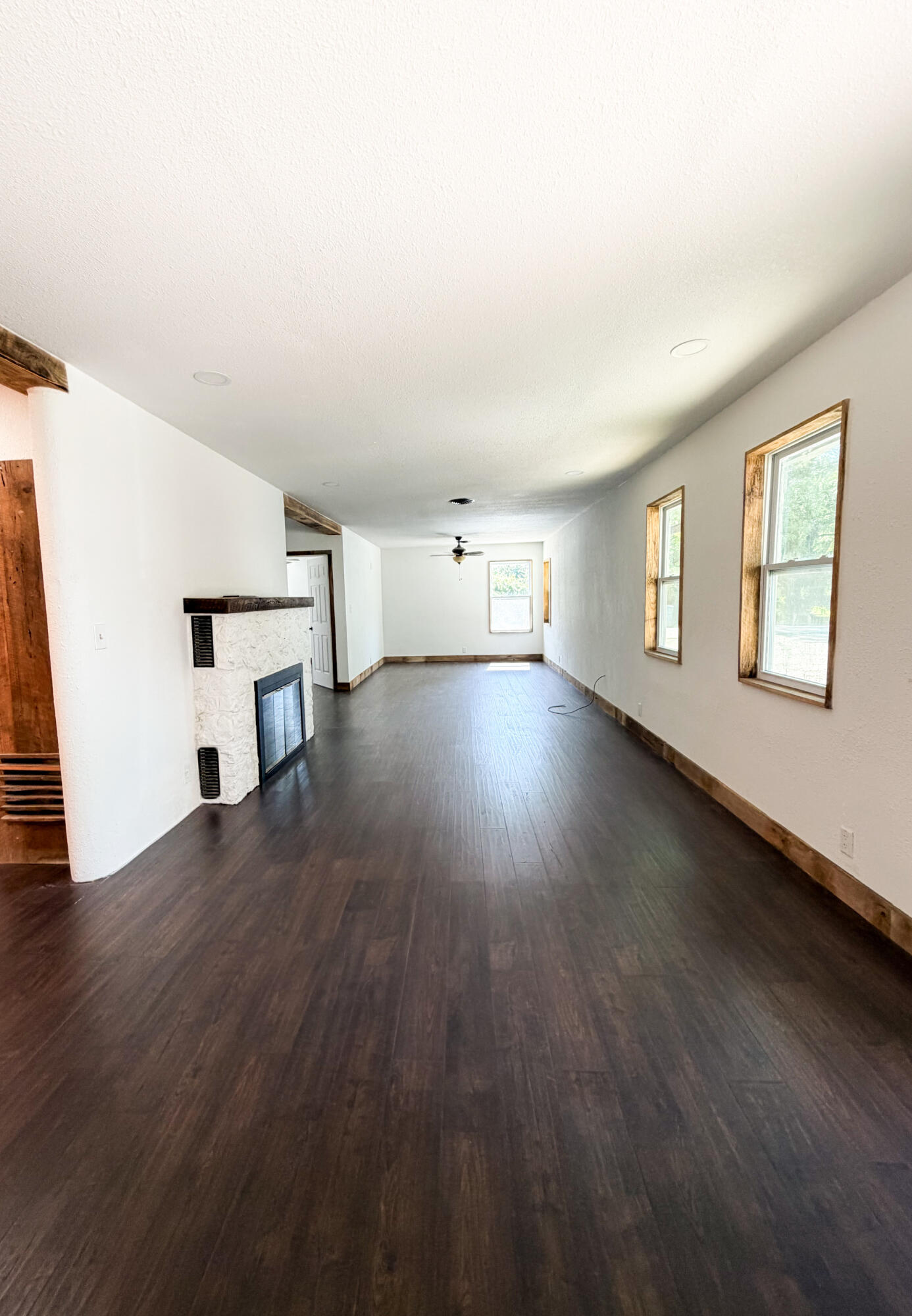 221 North Hickory Street Property Photo 6