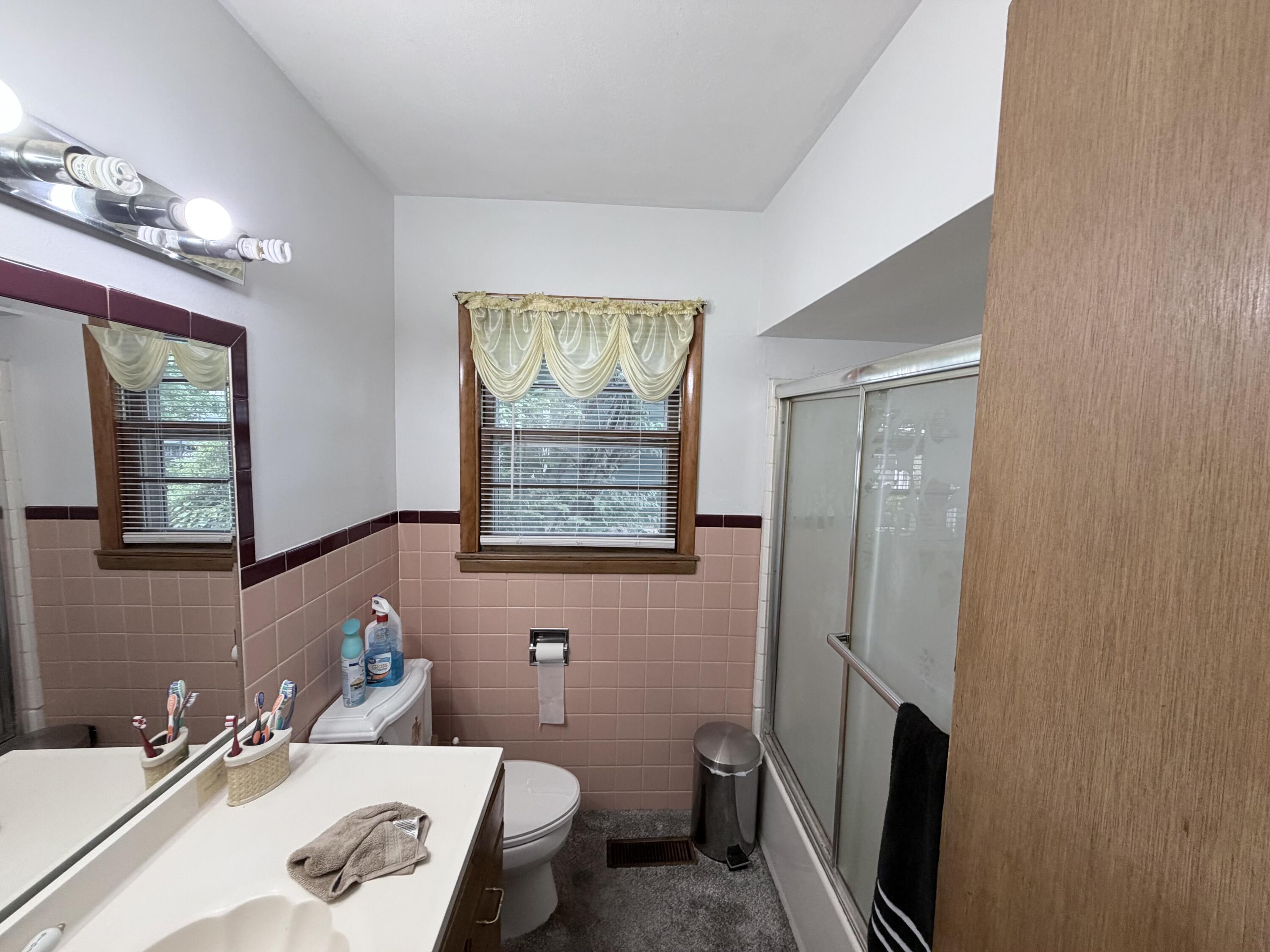 500 West Crestview Street Property Photo 13