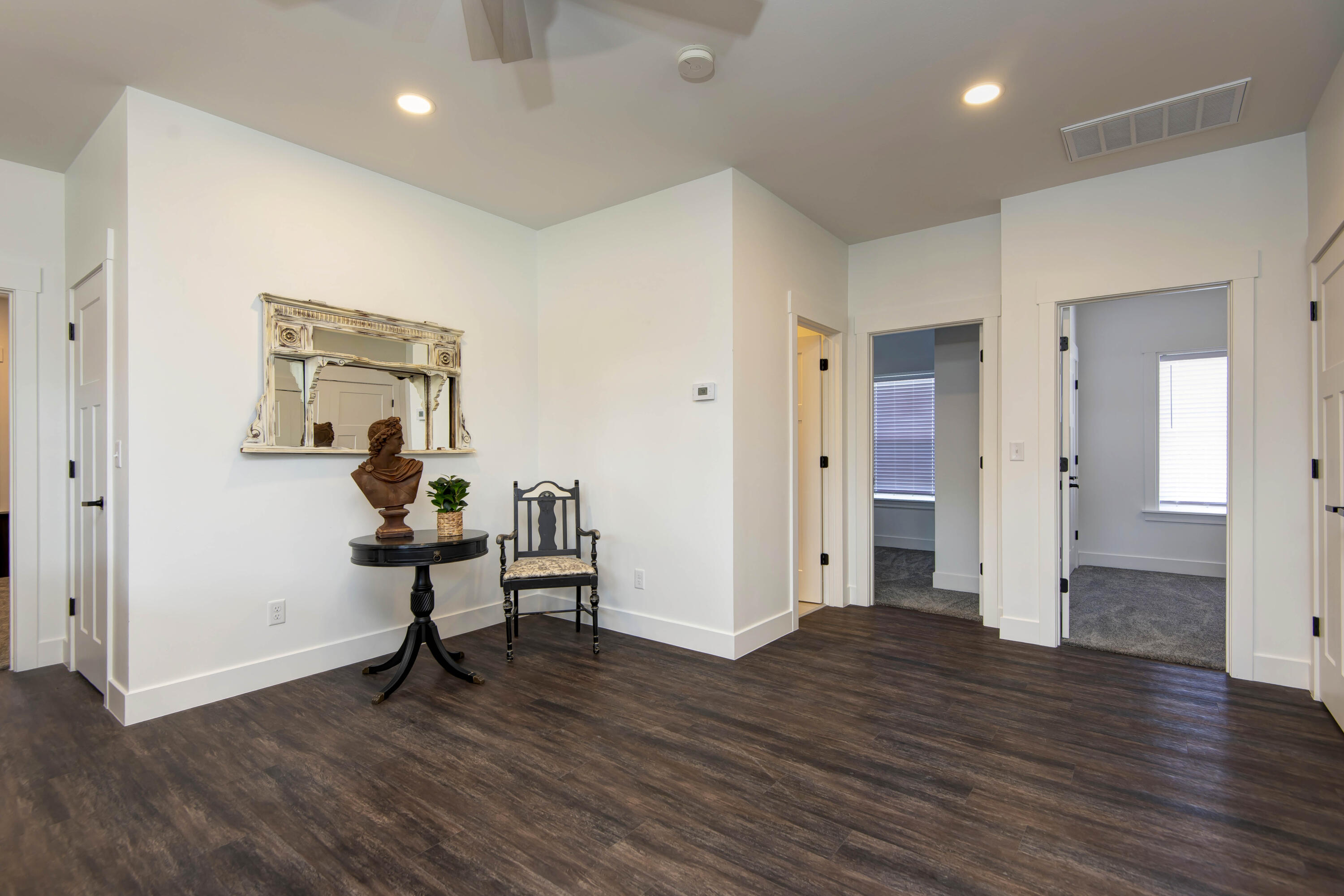 2946 West Olive Street Property Photo 14