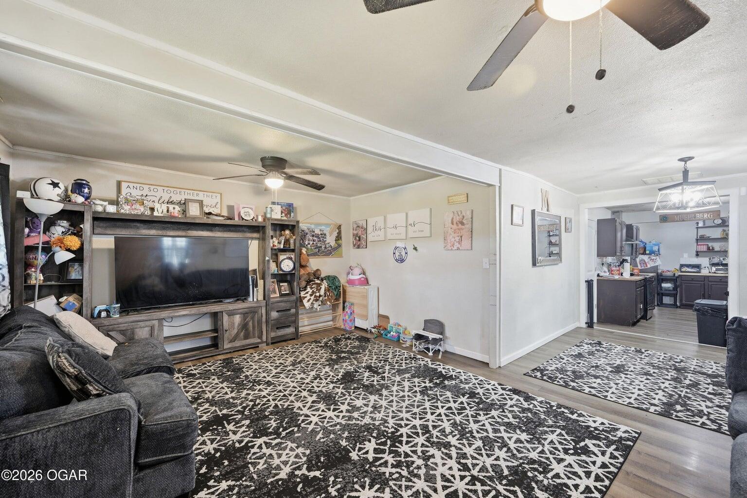 222 West Splitlog Street Property Photo 6