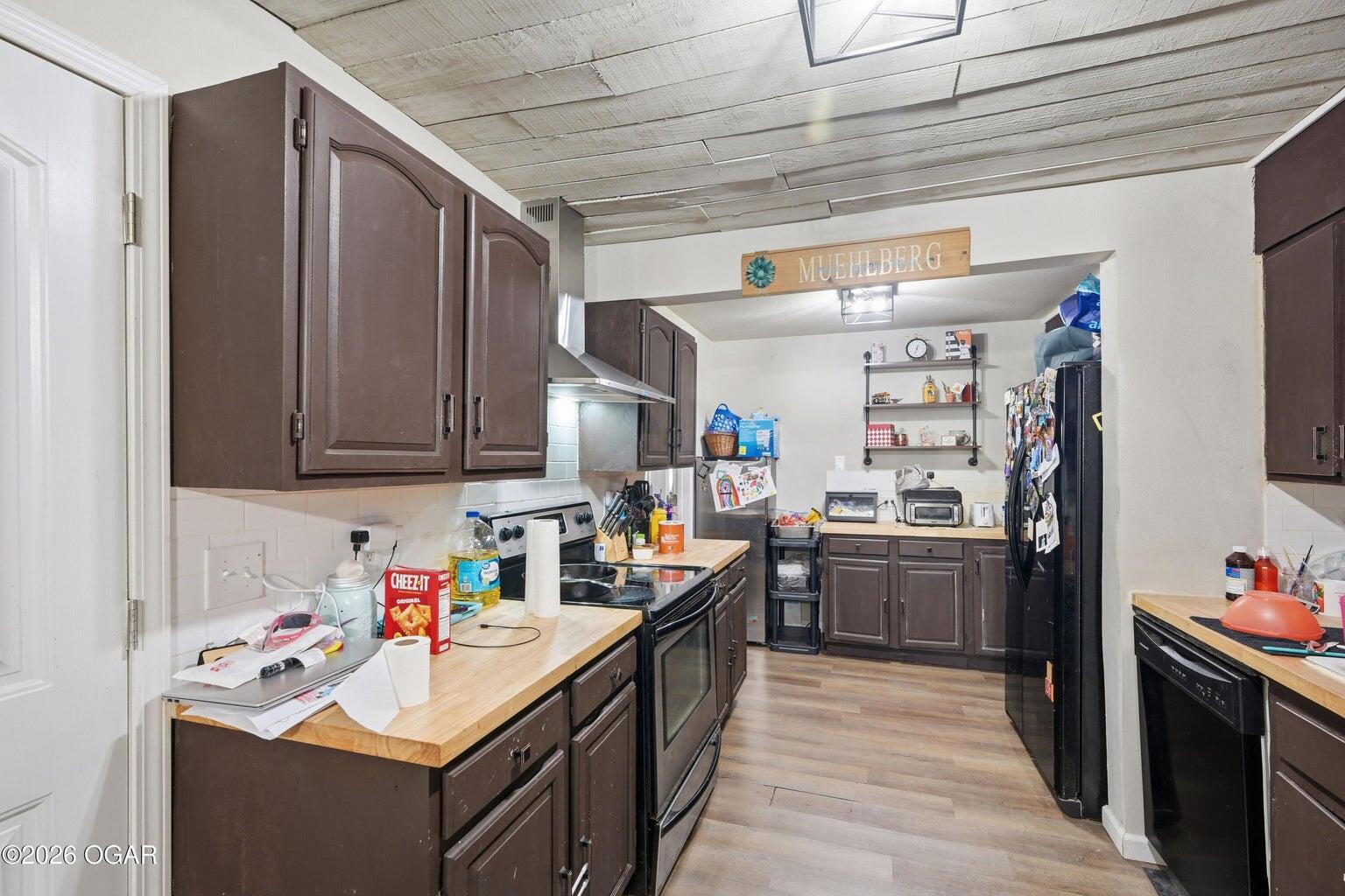 222 West Splitlog Street Property Photo 11