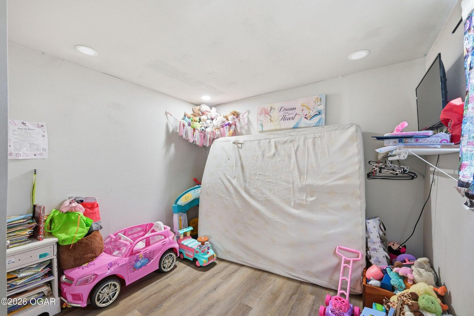222 West Splitlog Street Property Photo 12