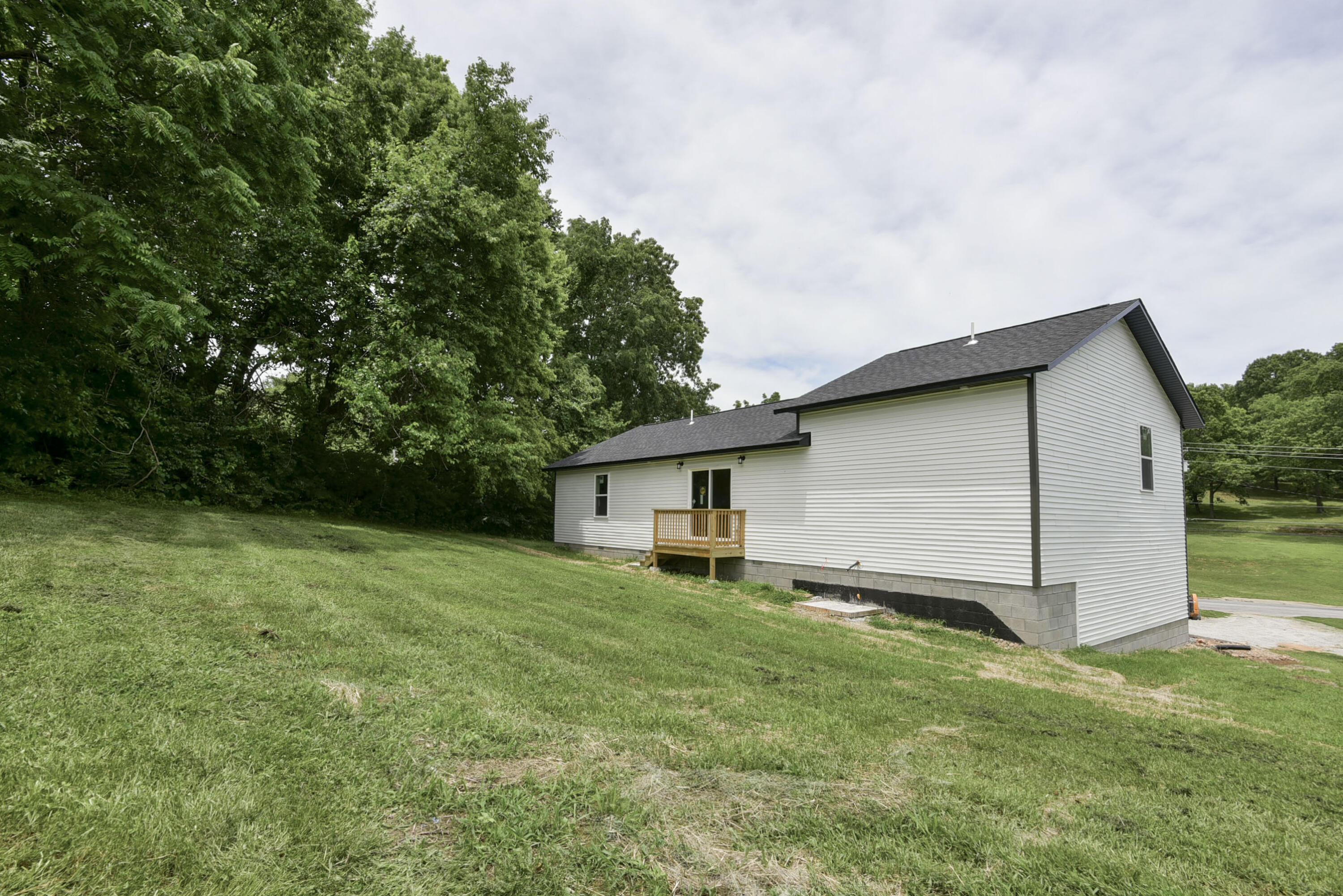 606 Old Exeter Road Property Photo 8