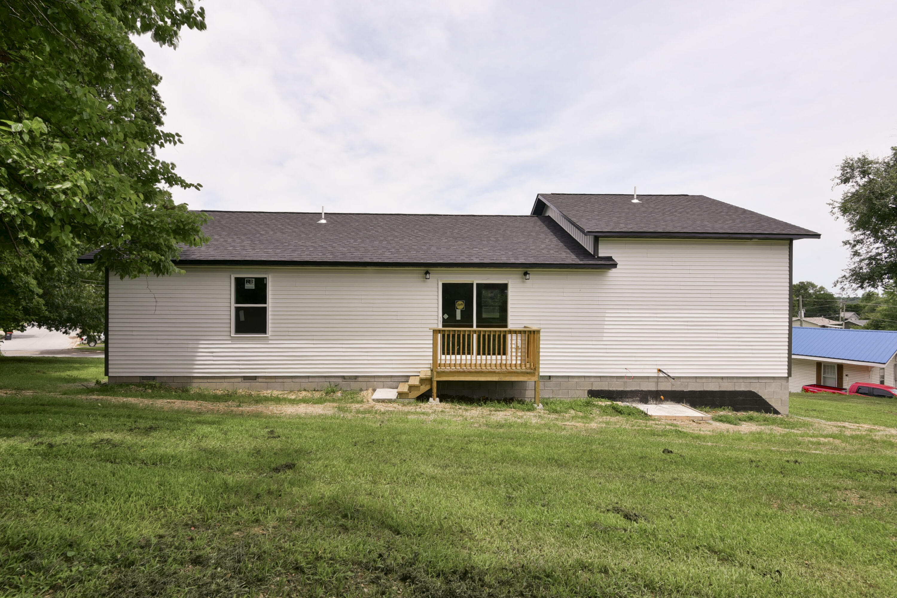 606 Old Exeter Road Property Photo 9