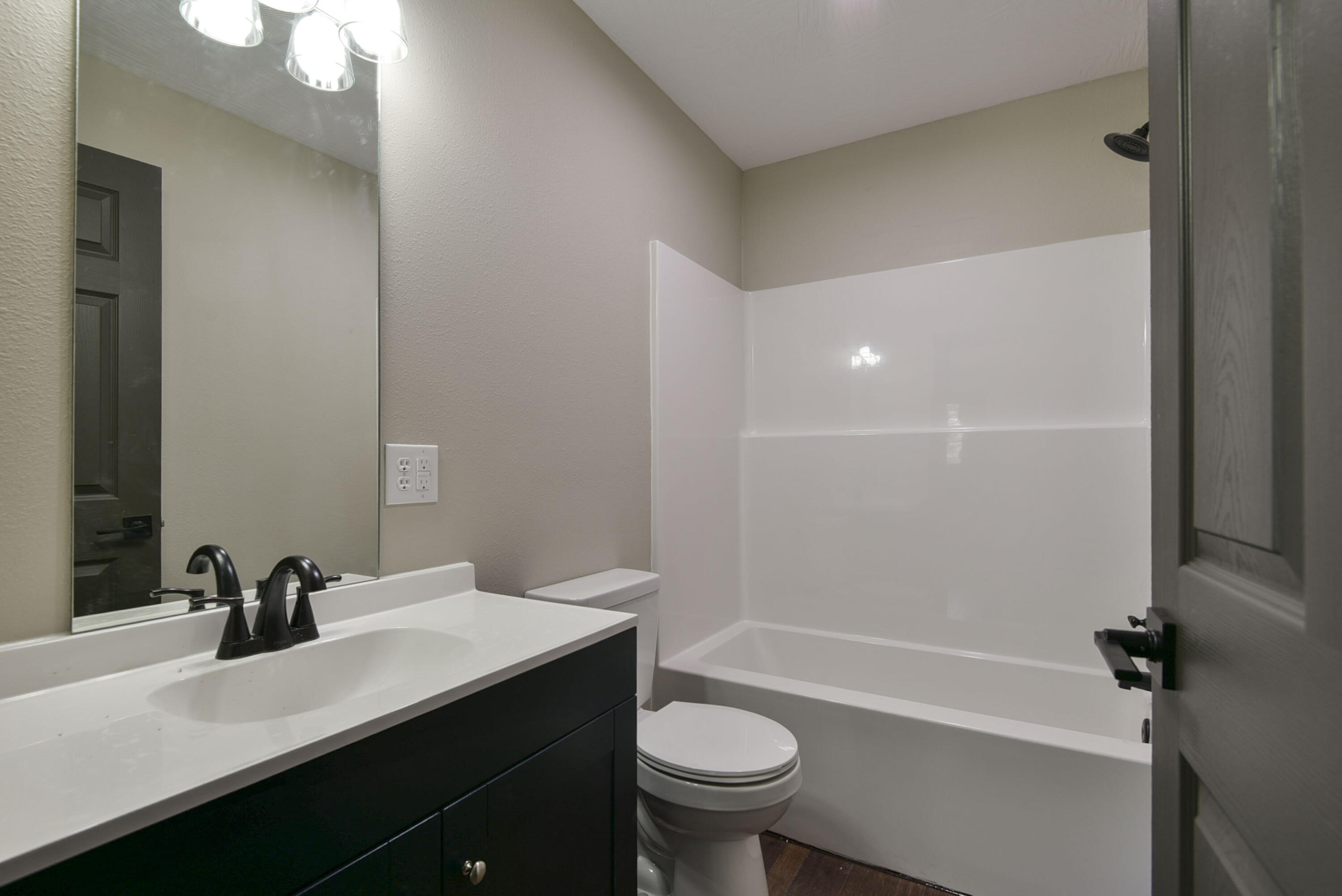 606 Old Exeter Road Property Photo 11