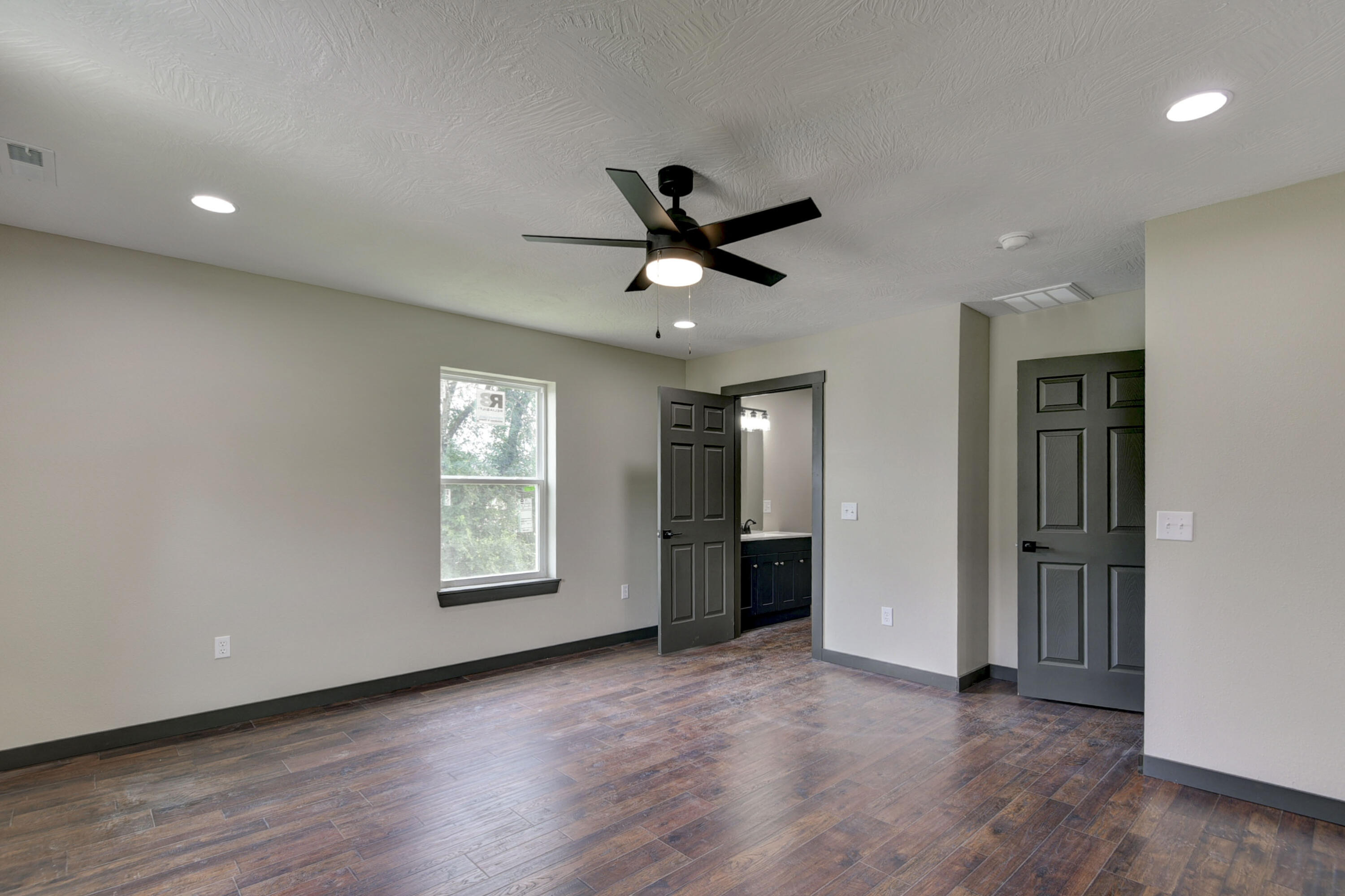 606 Old Exeter Road Property Photo 21