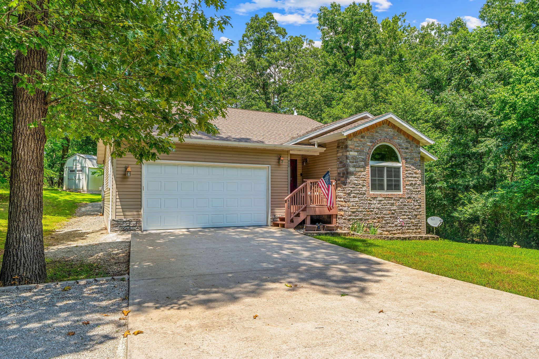 450 Hobart Drive Property Photo 1
