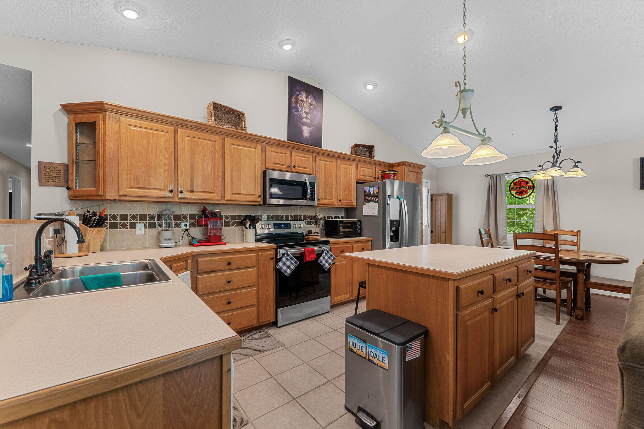 450 Hobart Drive Property Photo 8
