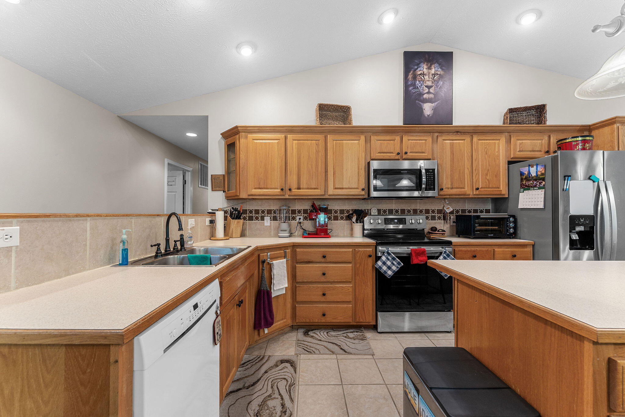 450 Hobart Drive Property Photo 9