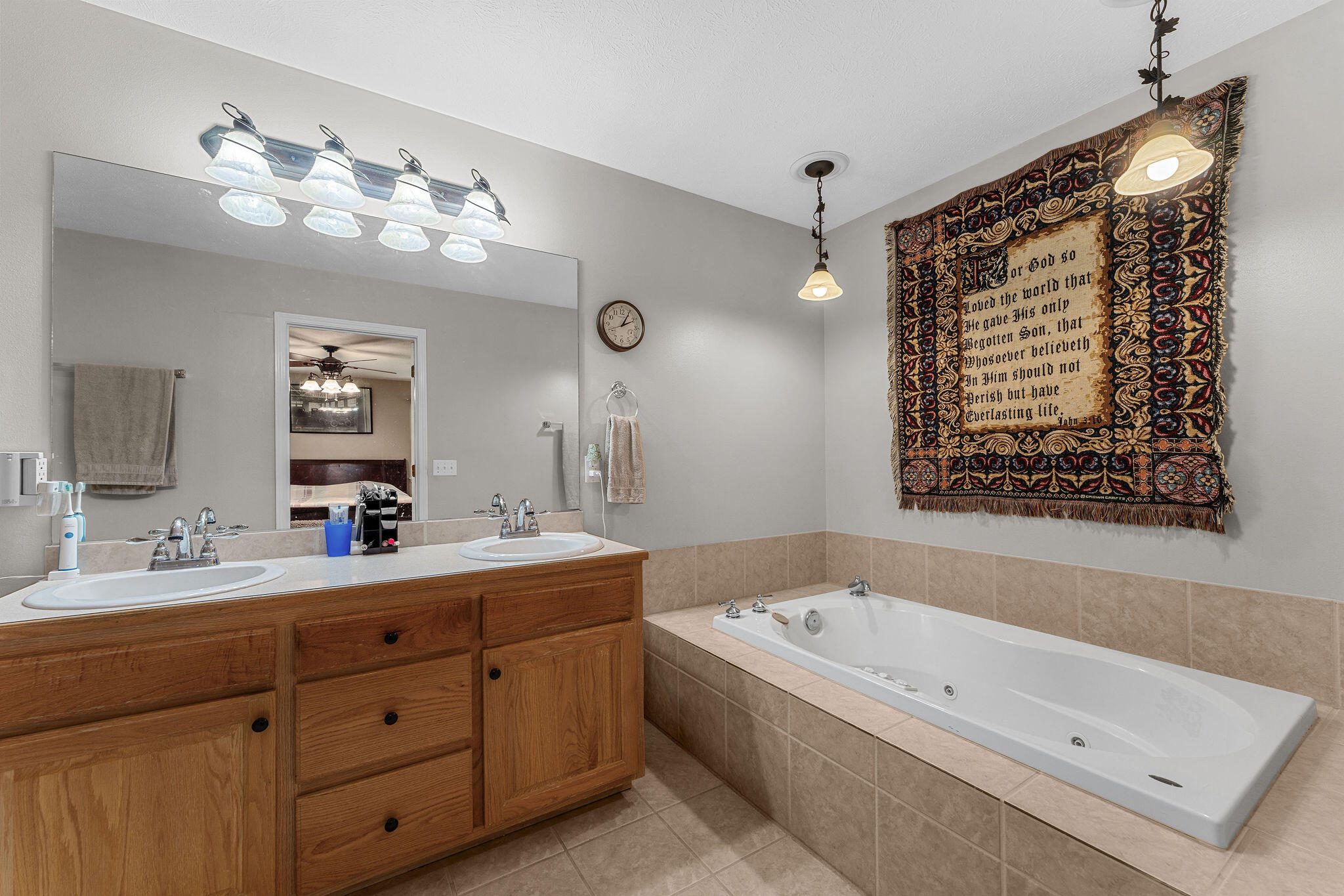 450 Hobart Drive Property Photo 14