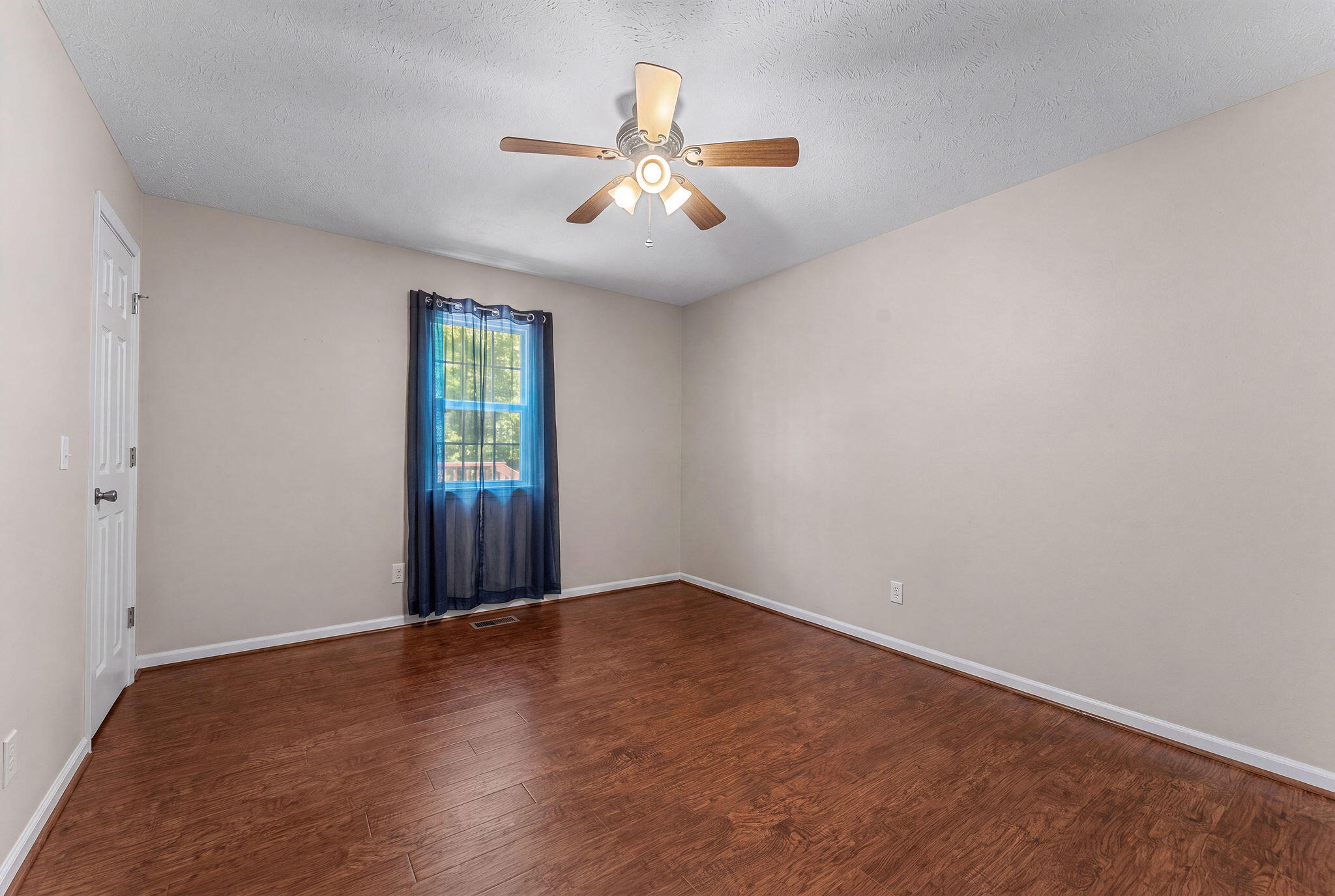 450 Hobart Drive Property Photo 19