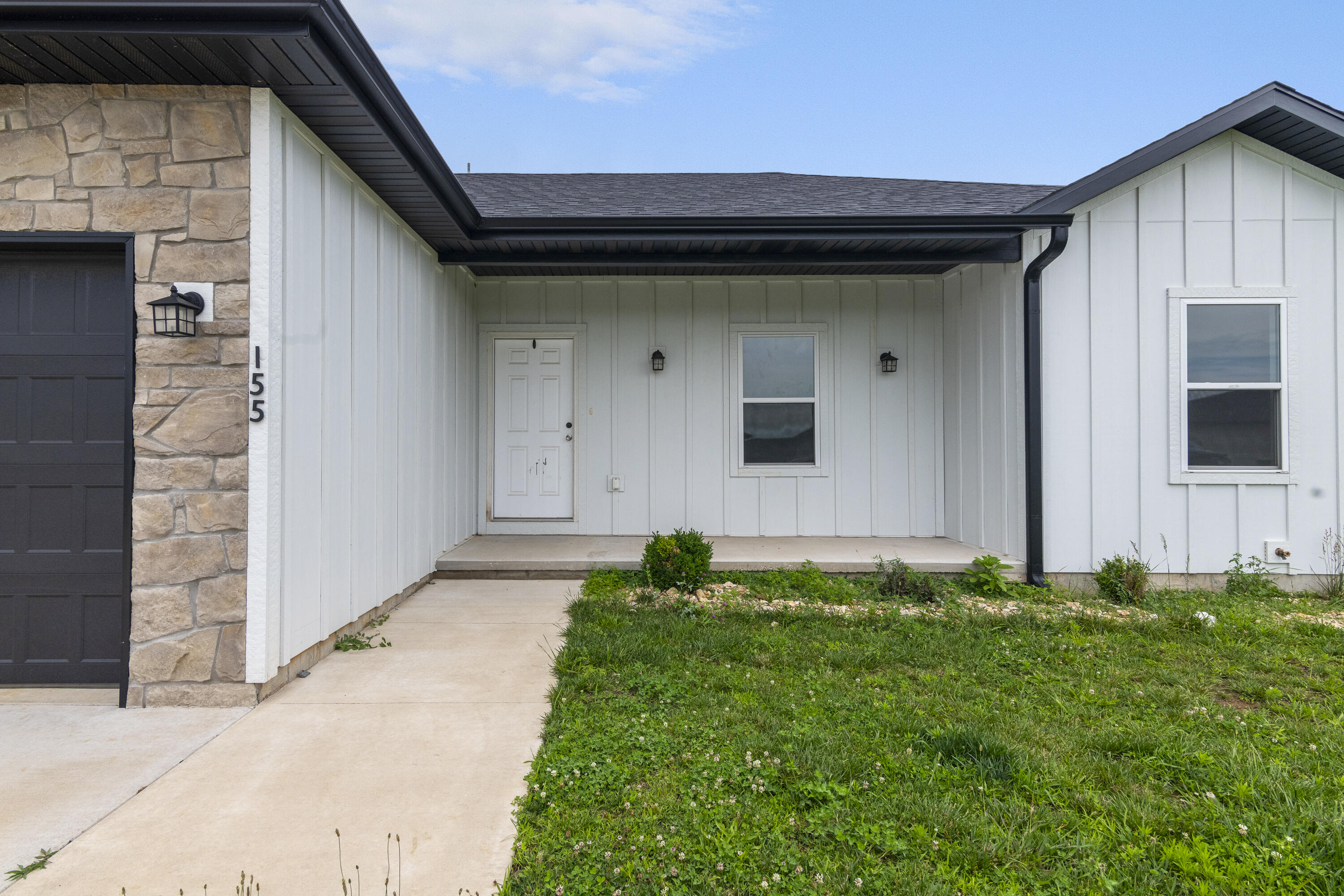 155 West Bluegrass Street Property Photo 2