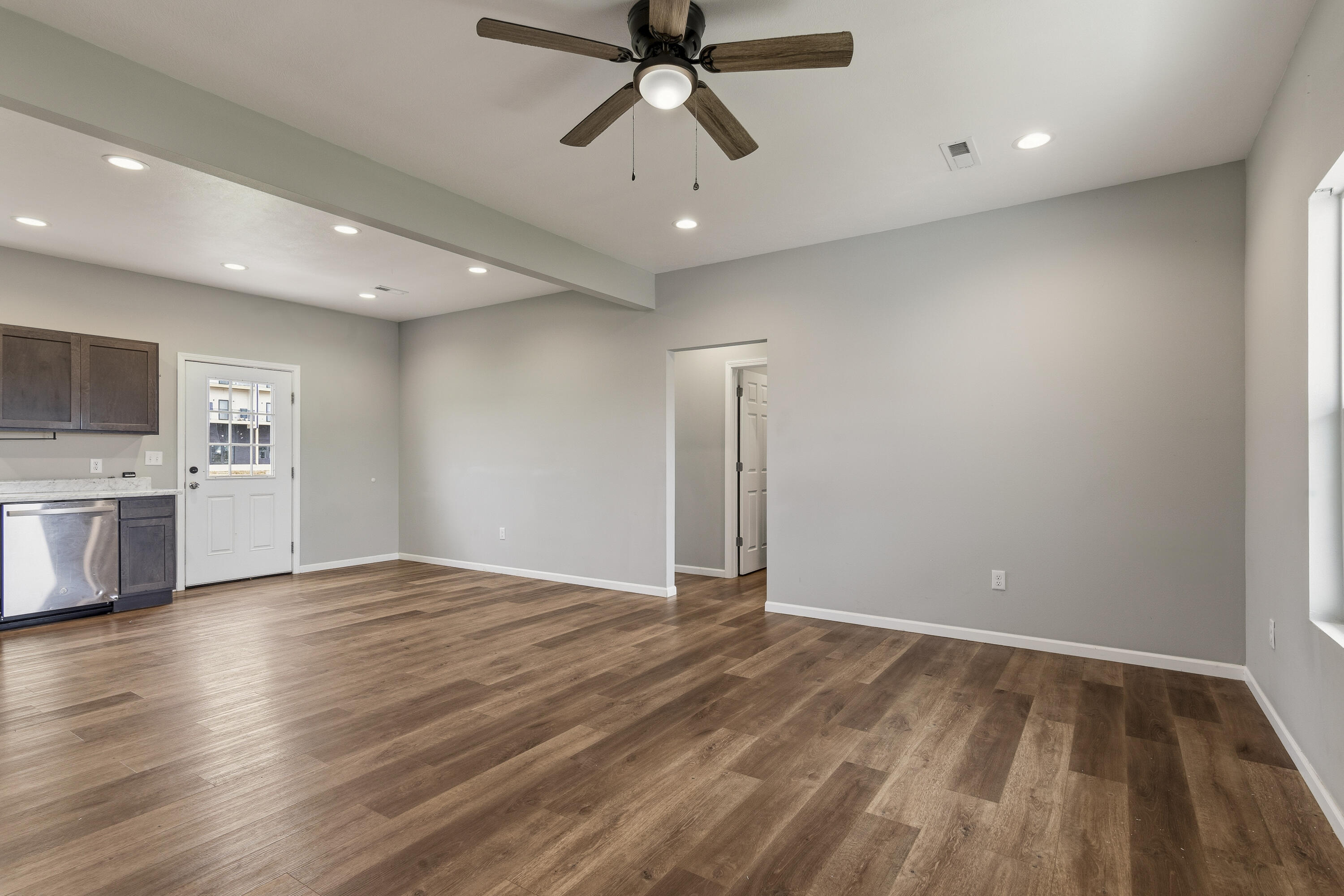 155 West Bluegrass Street Property Photo 6