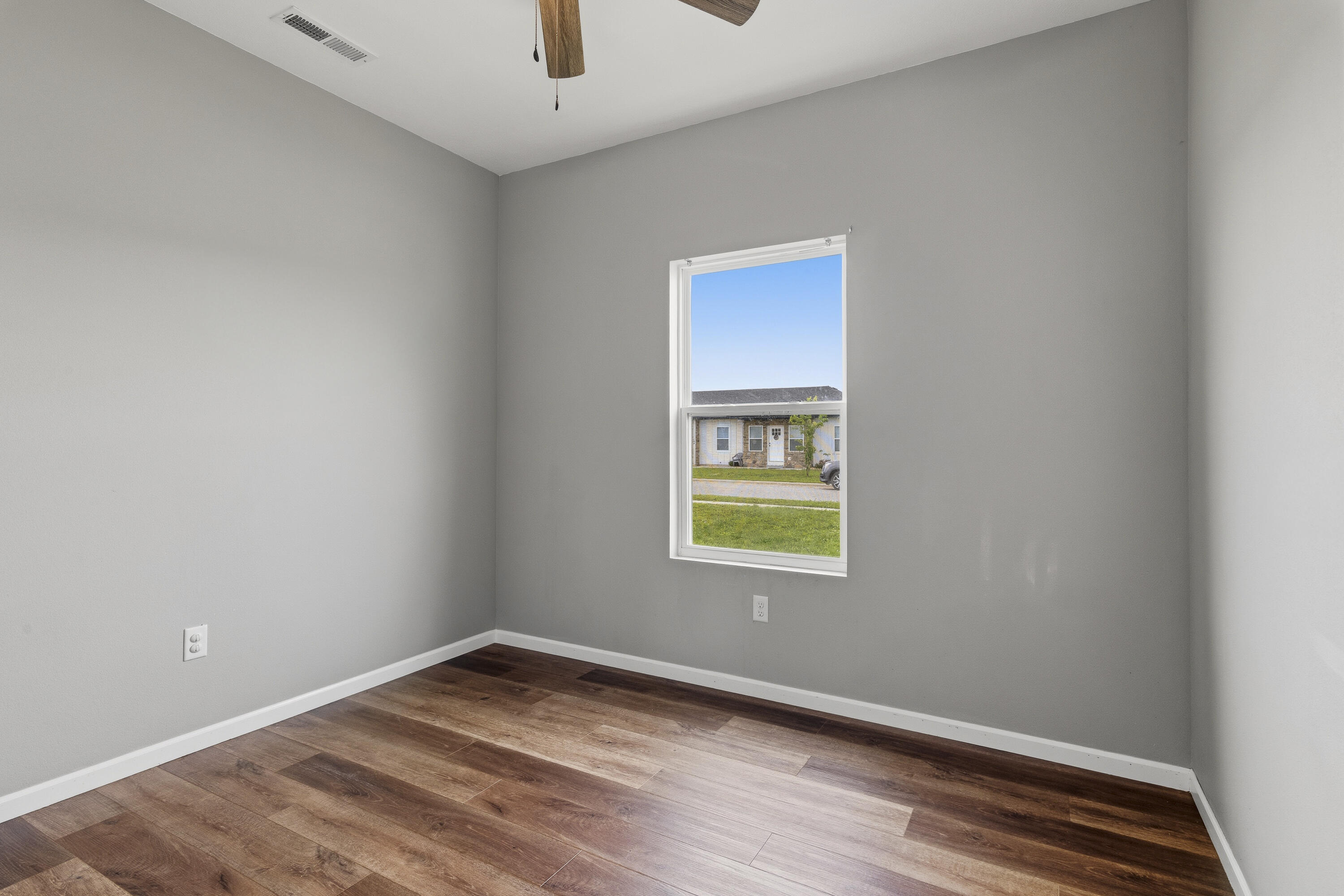 155 West Bluegrass Street Property Photo 8