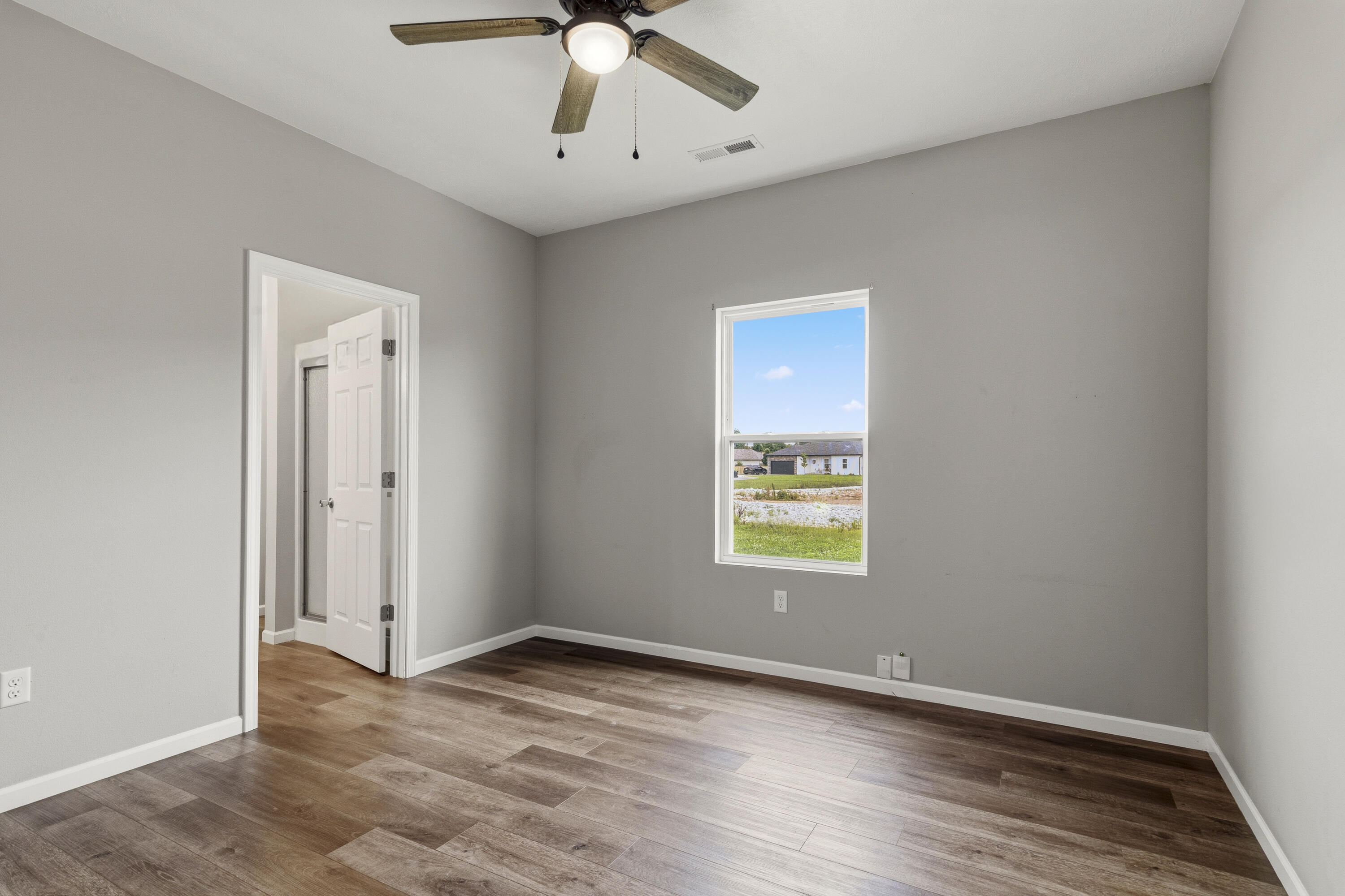 155 West Bluegrass Street Property Photo 11