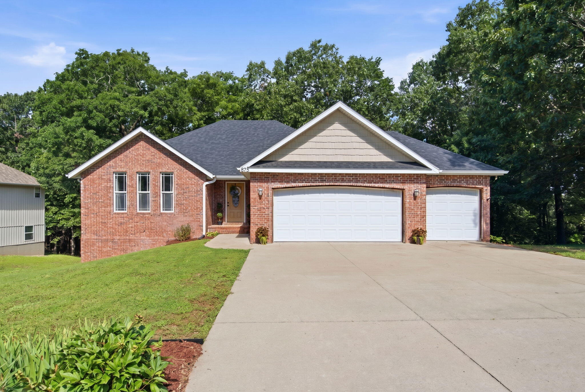 875 Emory Creek Boulevard Property Photo 3