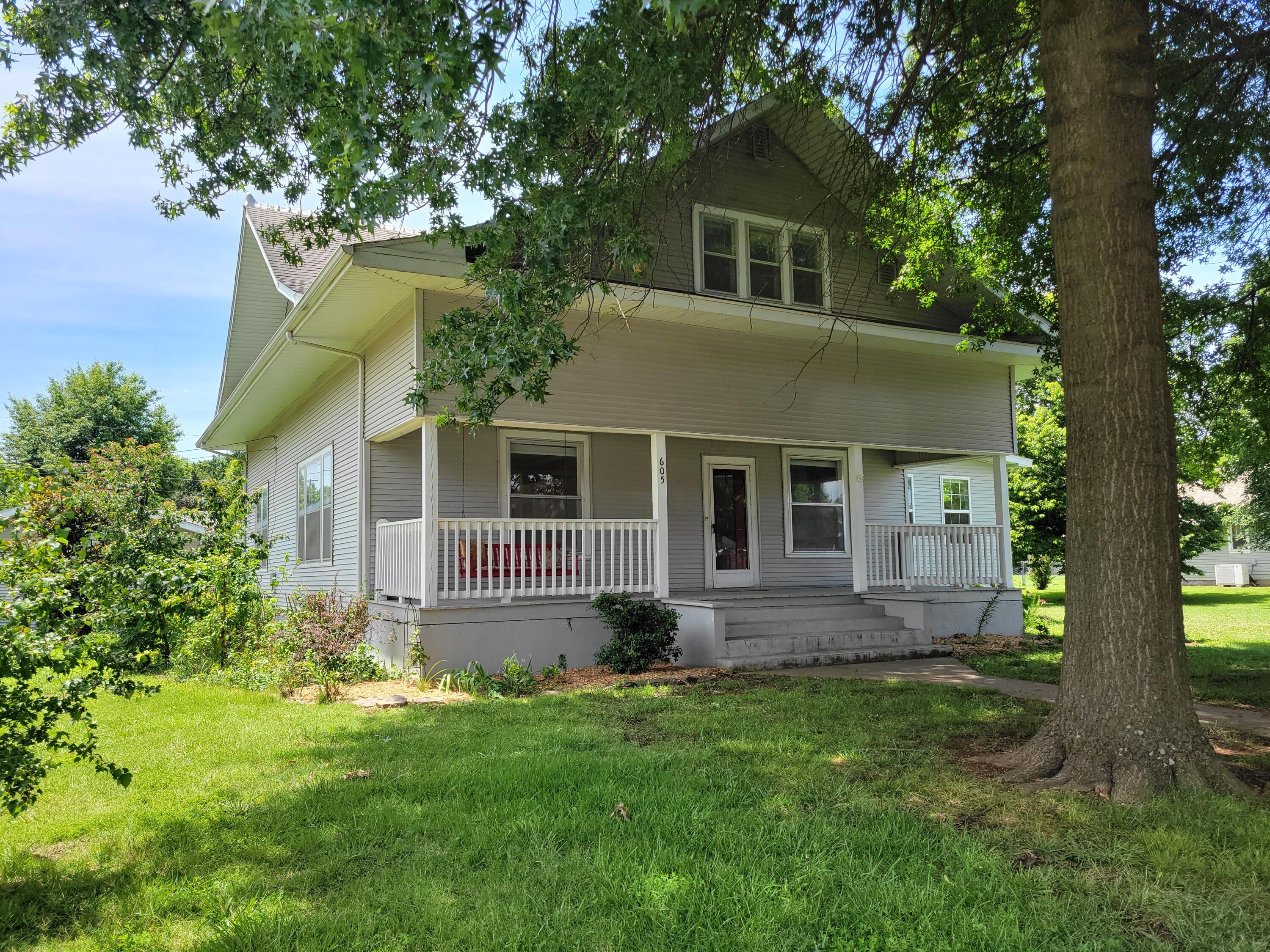 605 South Street Property Photo 2