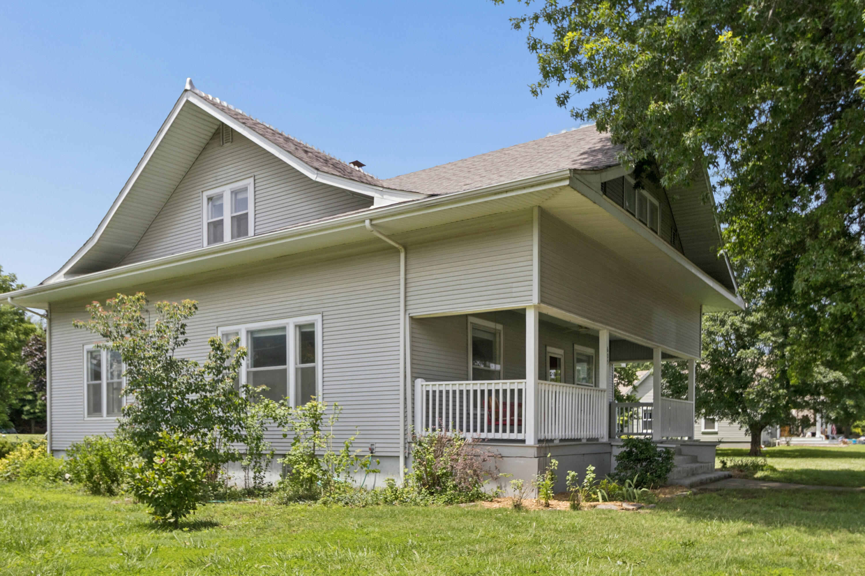605 South Street Property Photo 6