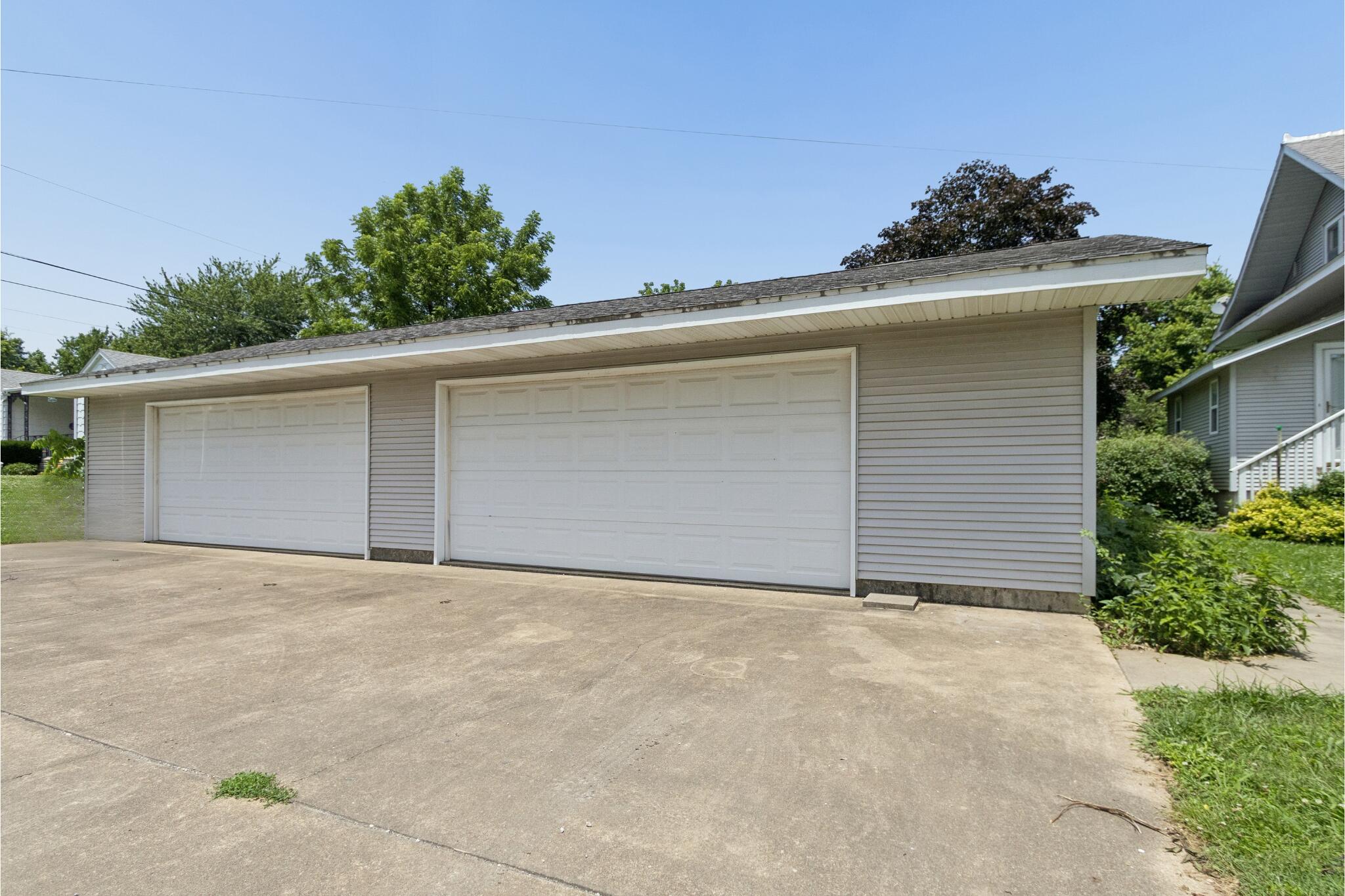 605 South Street Property Photo 8