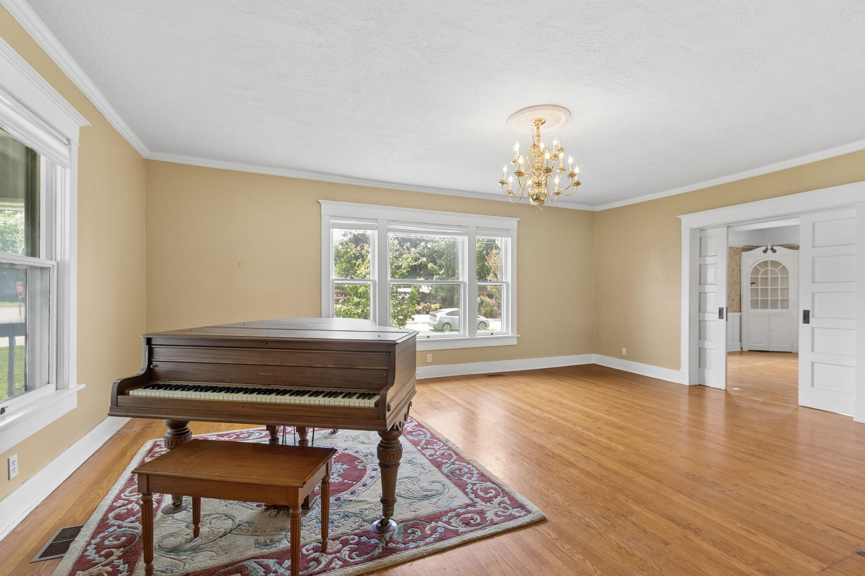 605 South Street Property Photo 15