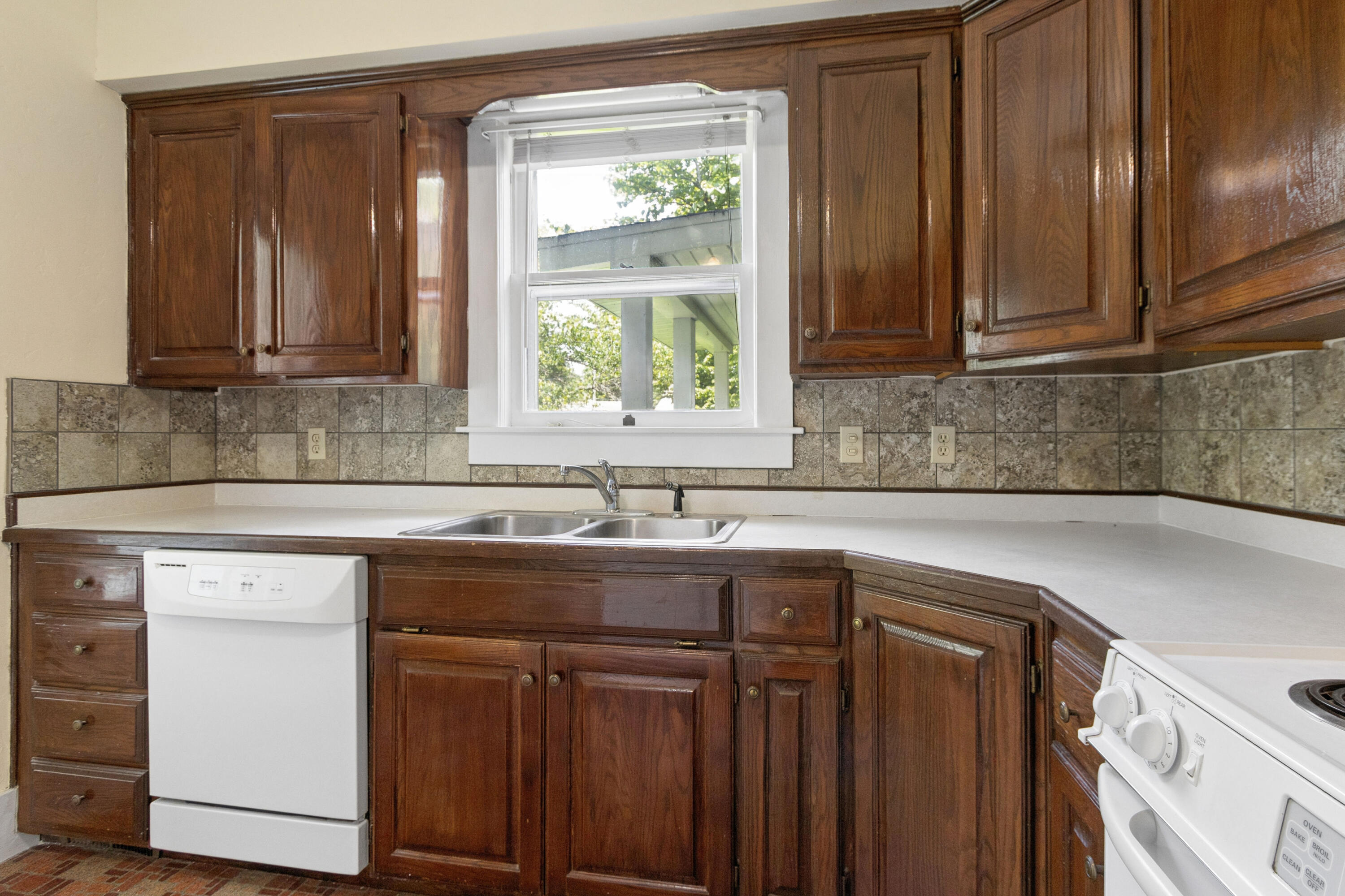 605 South Street Property Photo 20