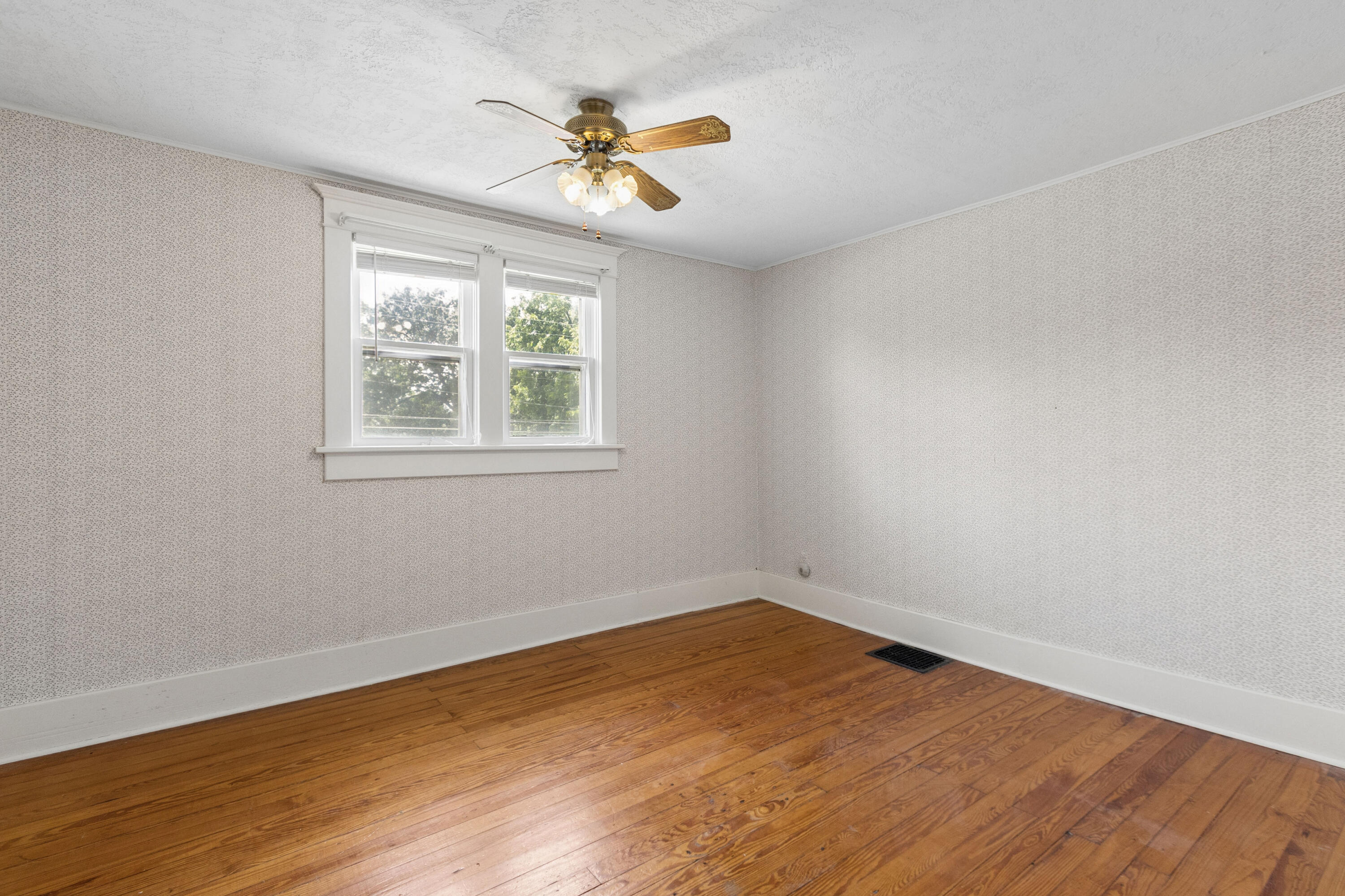605 South Street Property Photo 32