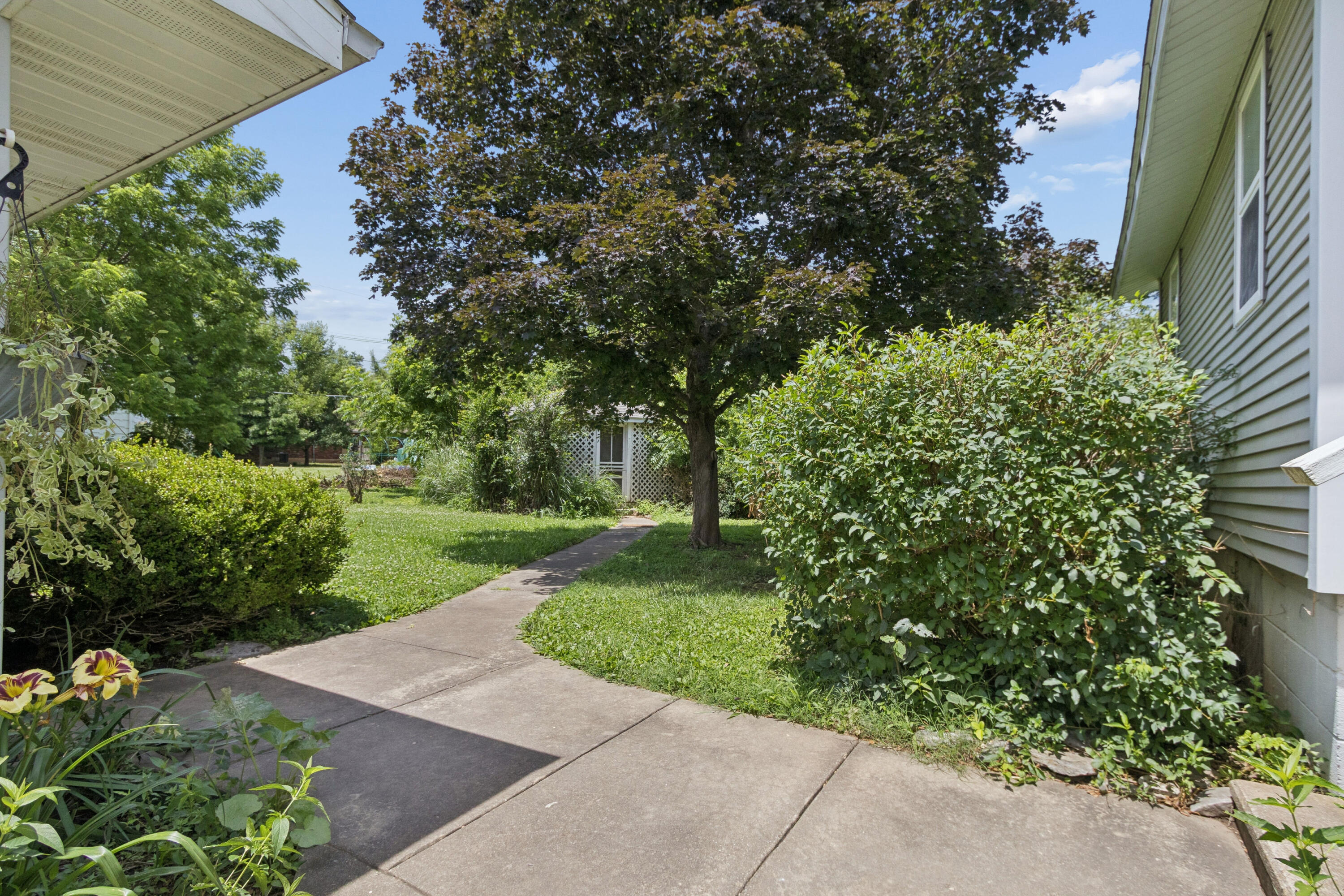 605 South Street Property Photo 37