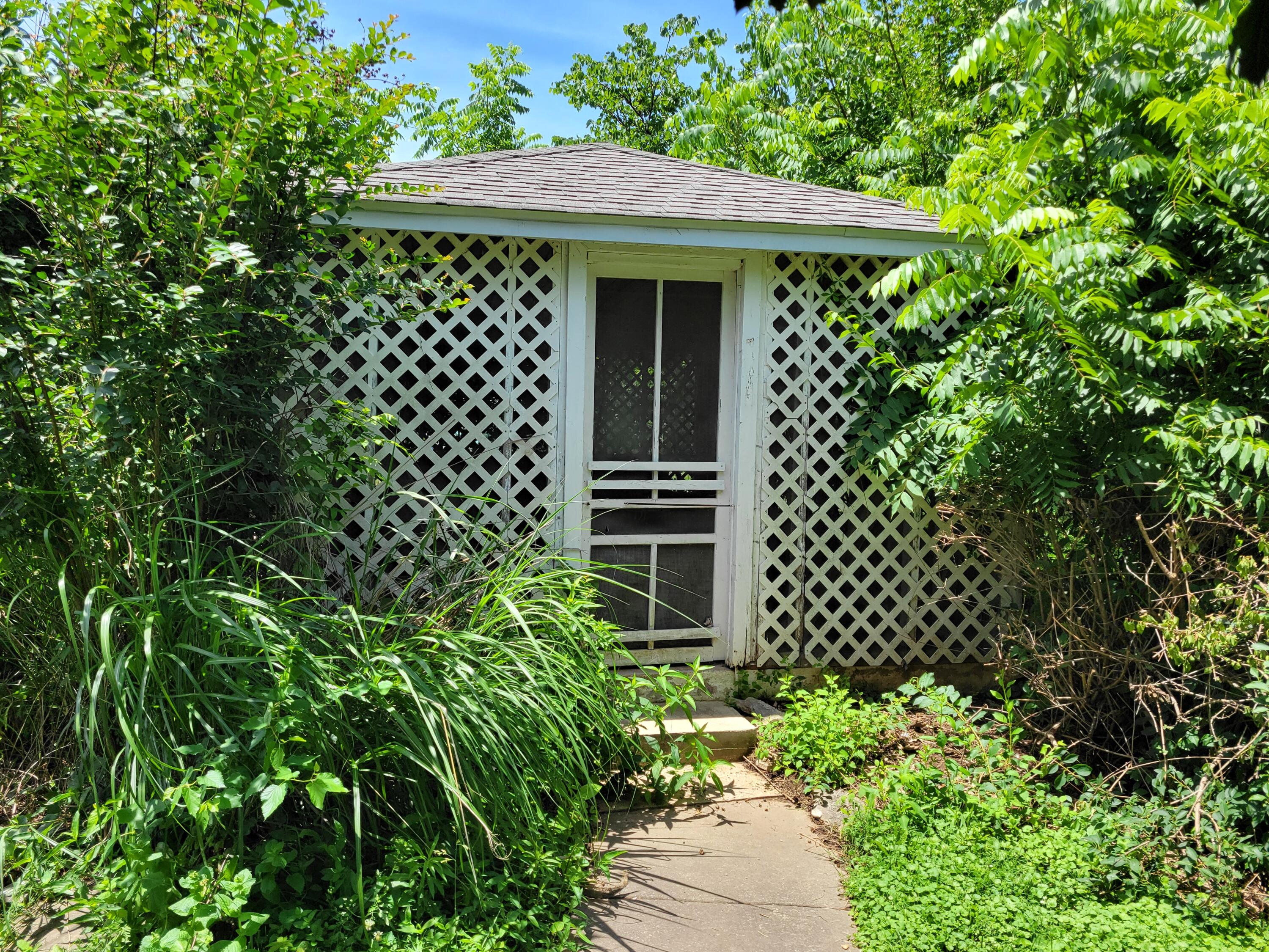 605 South Street Property Photo 45