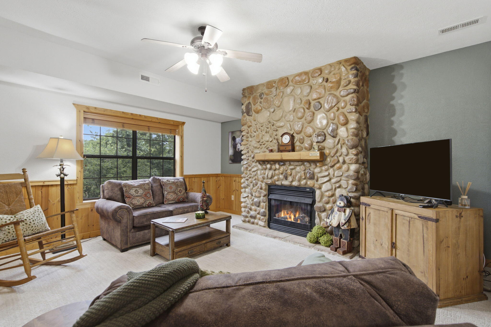 132 Rock Candy Lane Property Photo 3