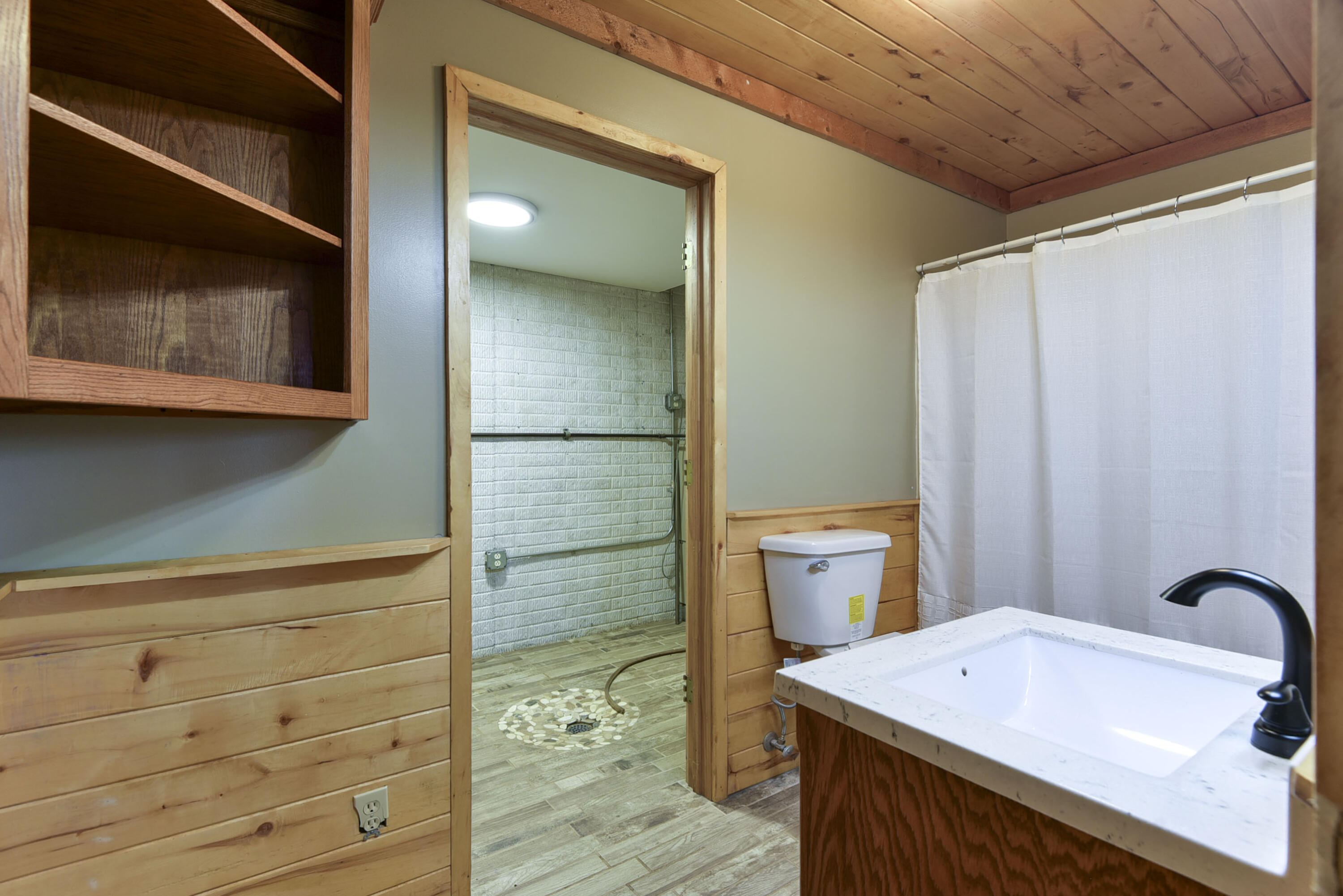 19005 Farm Road 1170 Property Photo 12