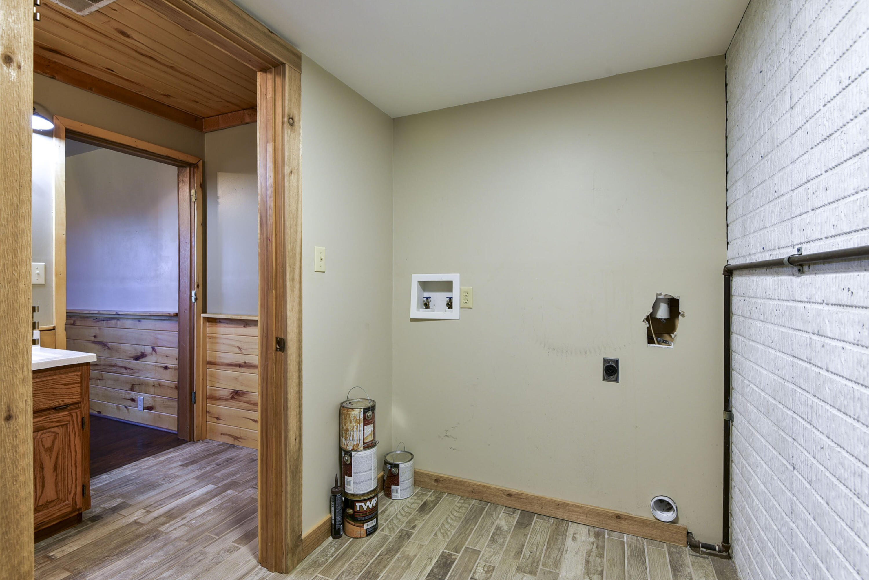 19005 Farm Road 1170 Property Photo 15
