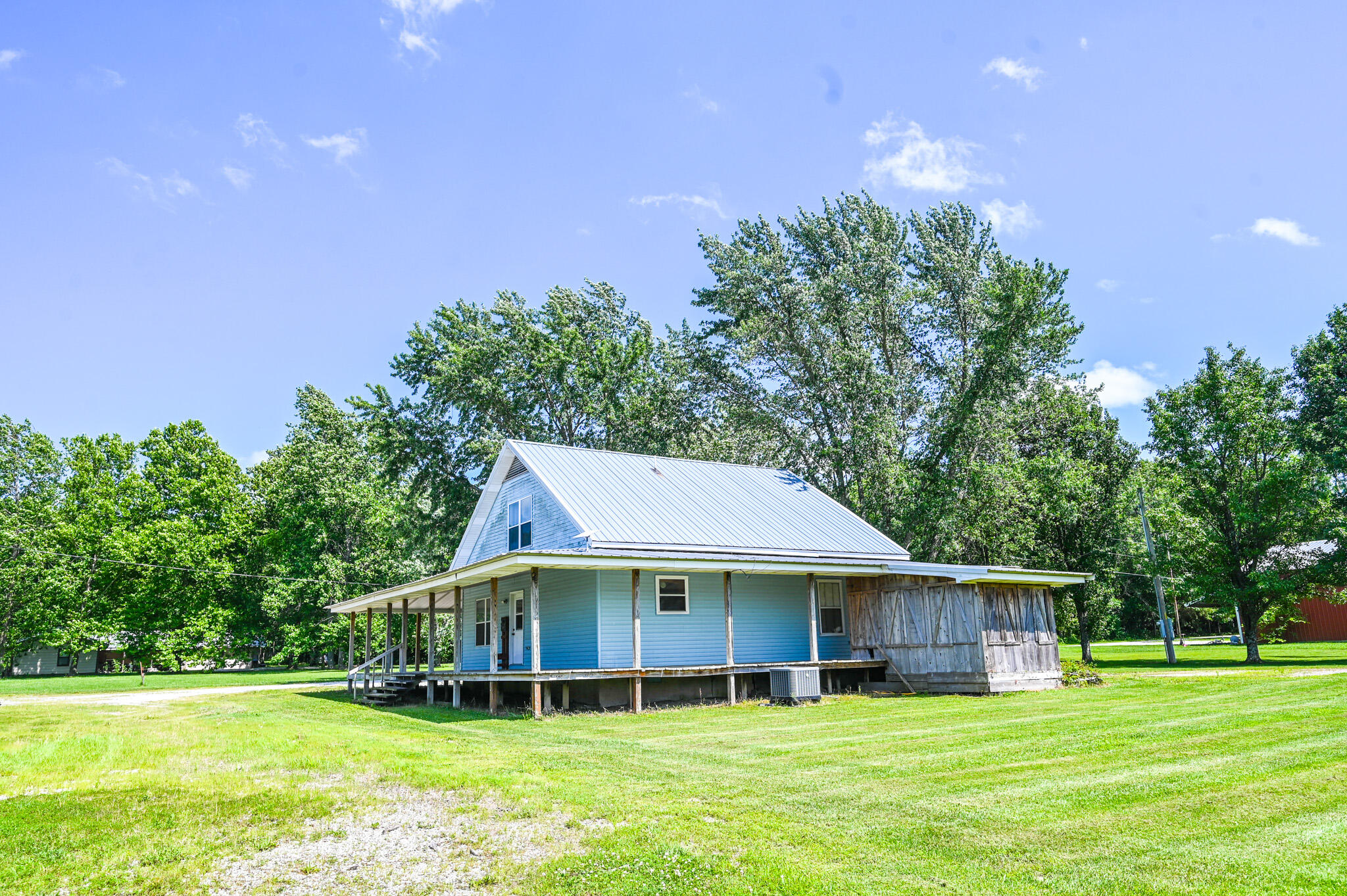 18272 North Hampton Drive Property Photo 4