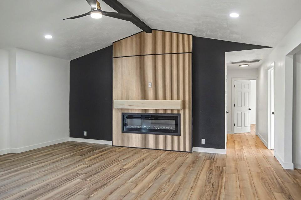 2344 South Kickapoo Avenue Property Photo 7