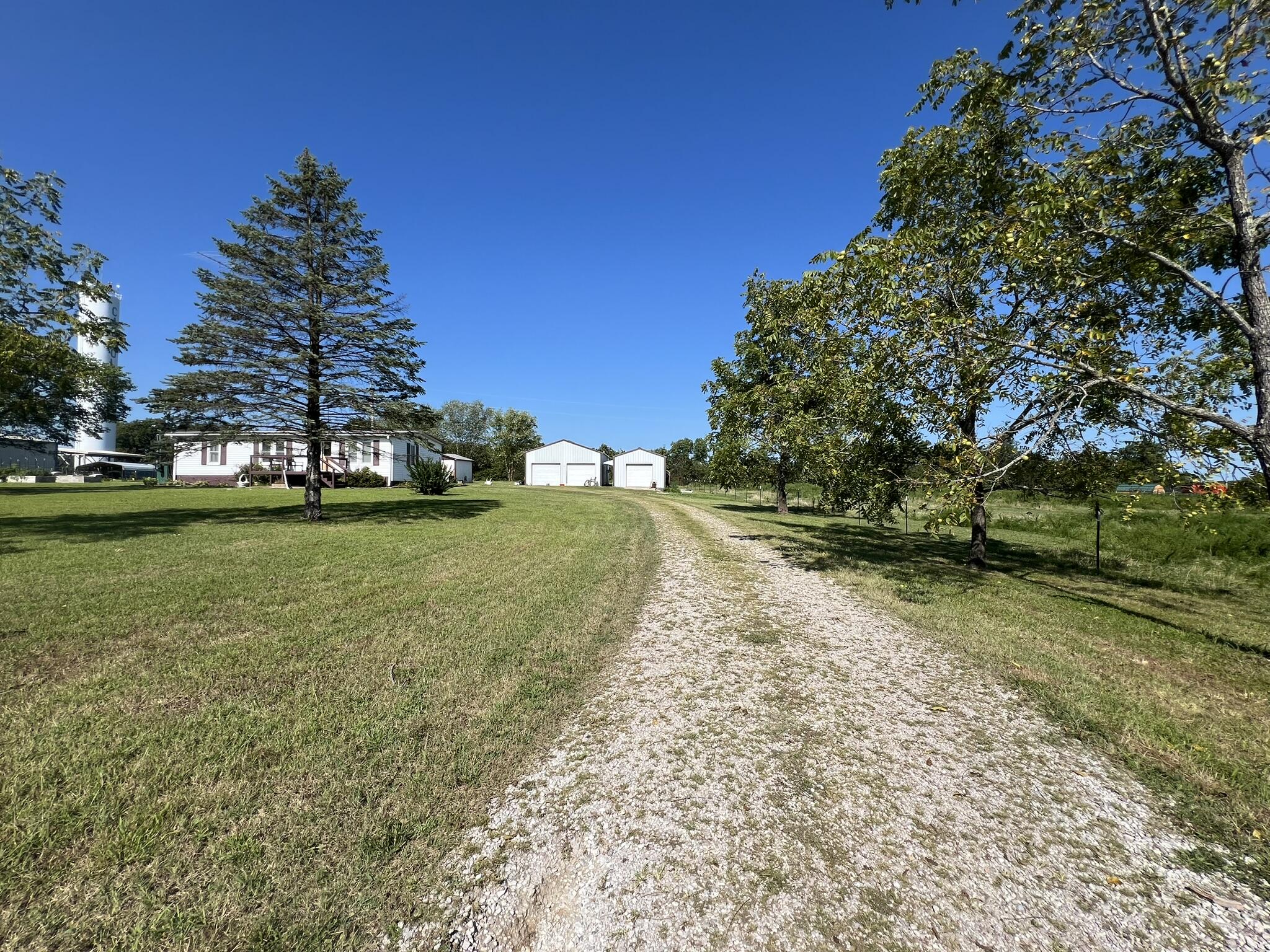 2717 Chestnut Drive Property Photo 4