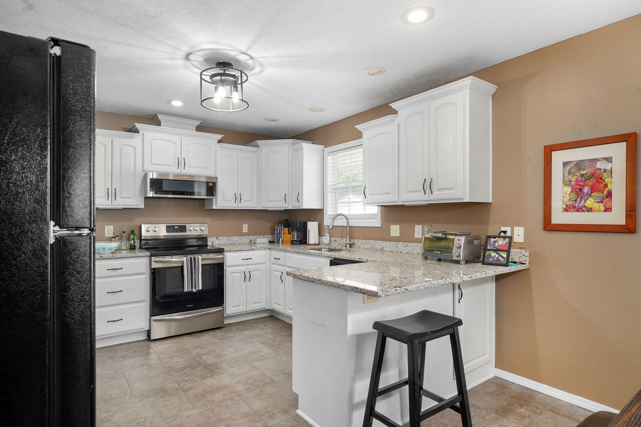 991 West Bates Drive Property Photo 11
