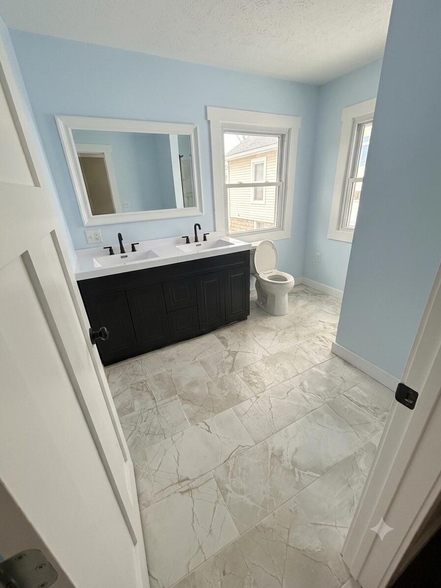 300 Oak Brook Ests Property Photo 13