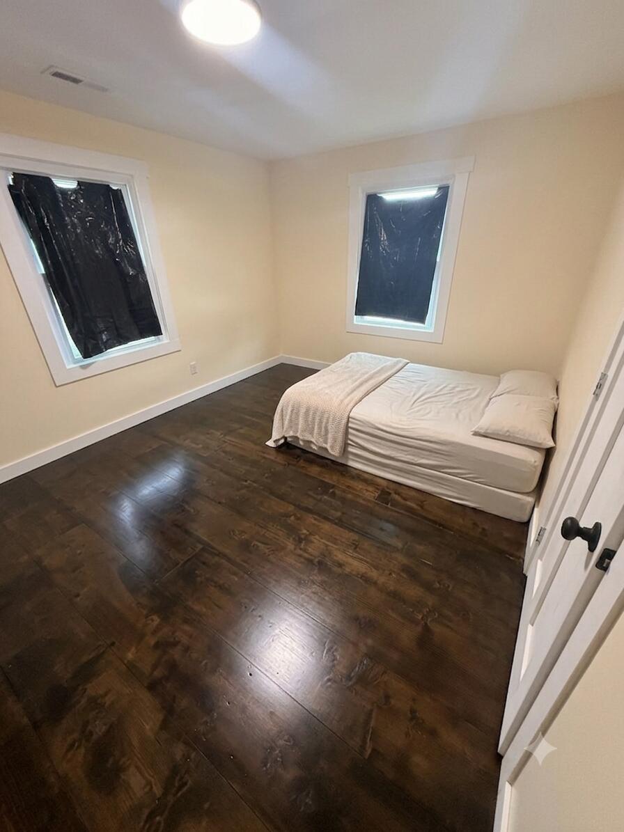 300 Oak Brook Ests Property Photo 18