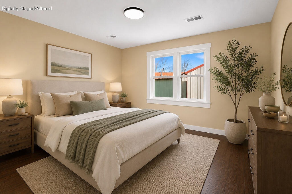 300 Oak Brook Ests Property Photo 21