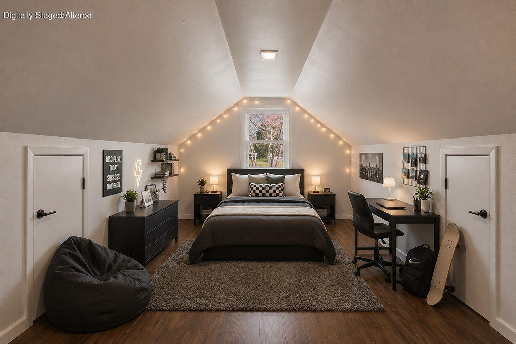 300 Oak Brook Ests Property Photo 29