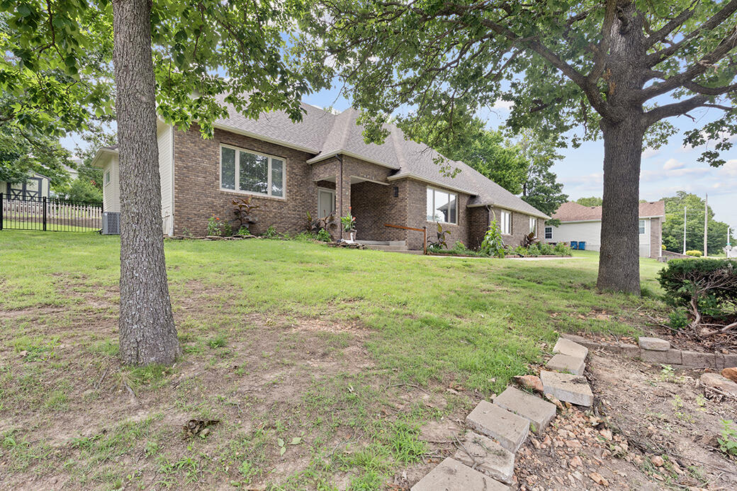 4410 Belmont Drive Property Photo 3
