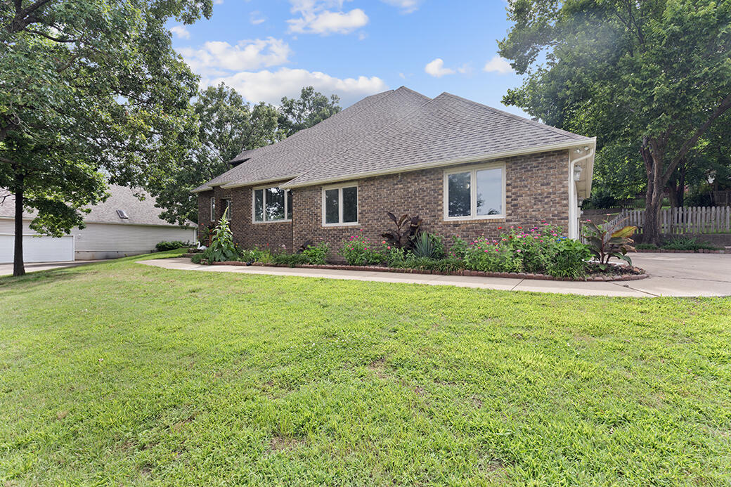 4410 Belmont Drive Property Photo 4