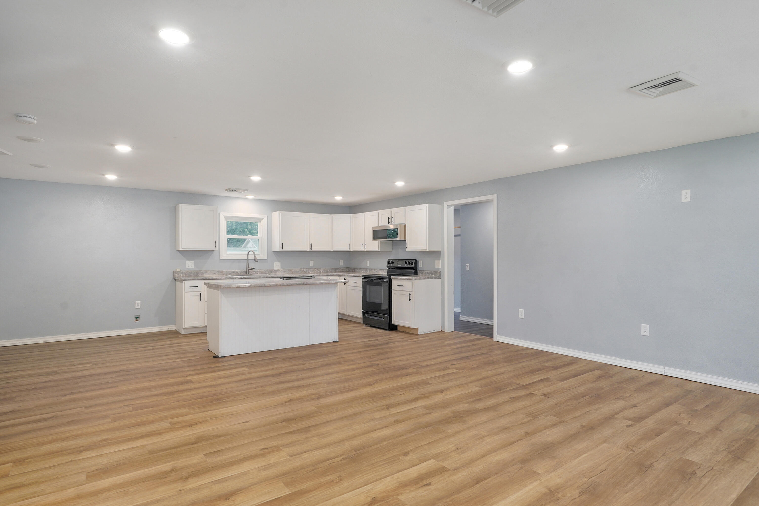 1009 West Division Street Property Photo 12