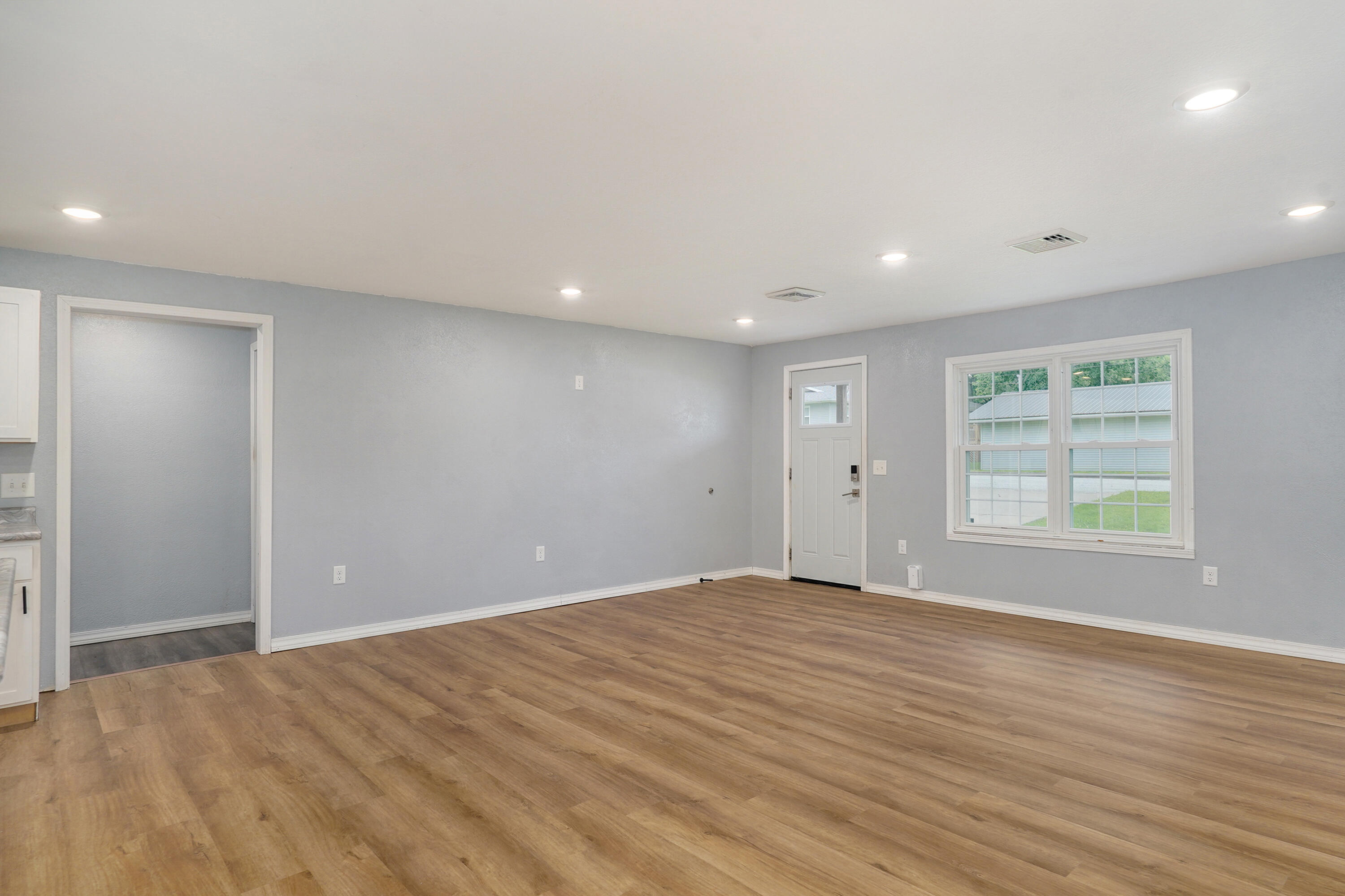 1009 West Division Street Property Photo 13